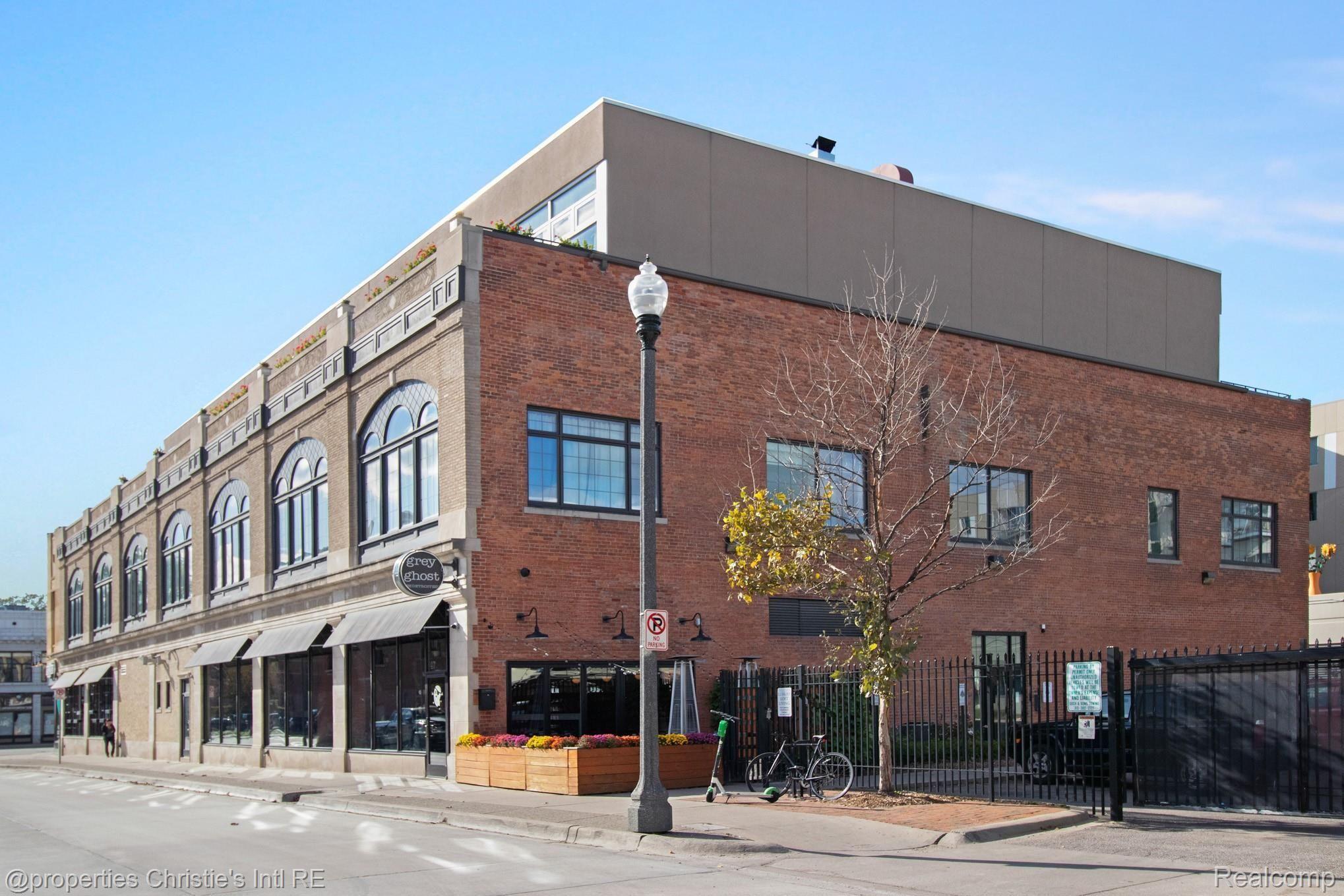 3100 Woodward Avenue 206