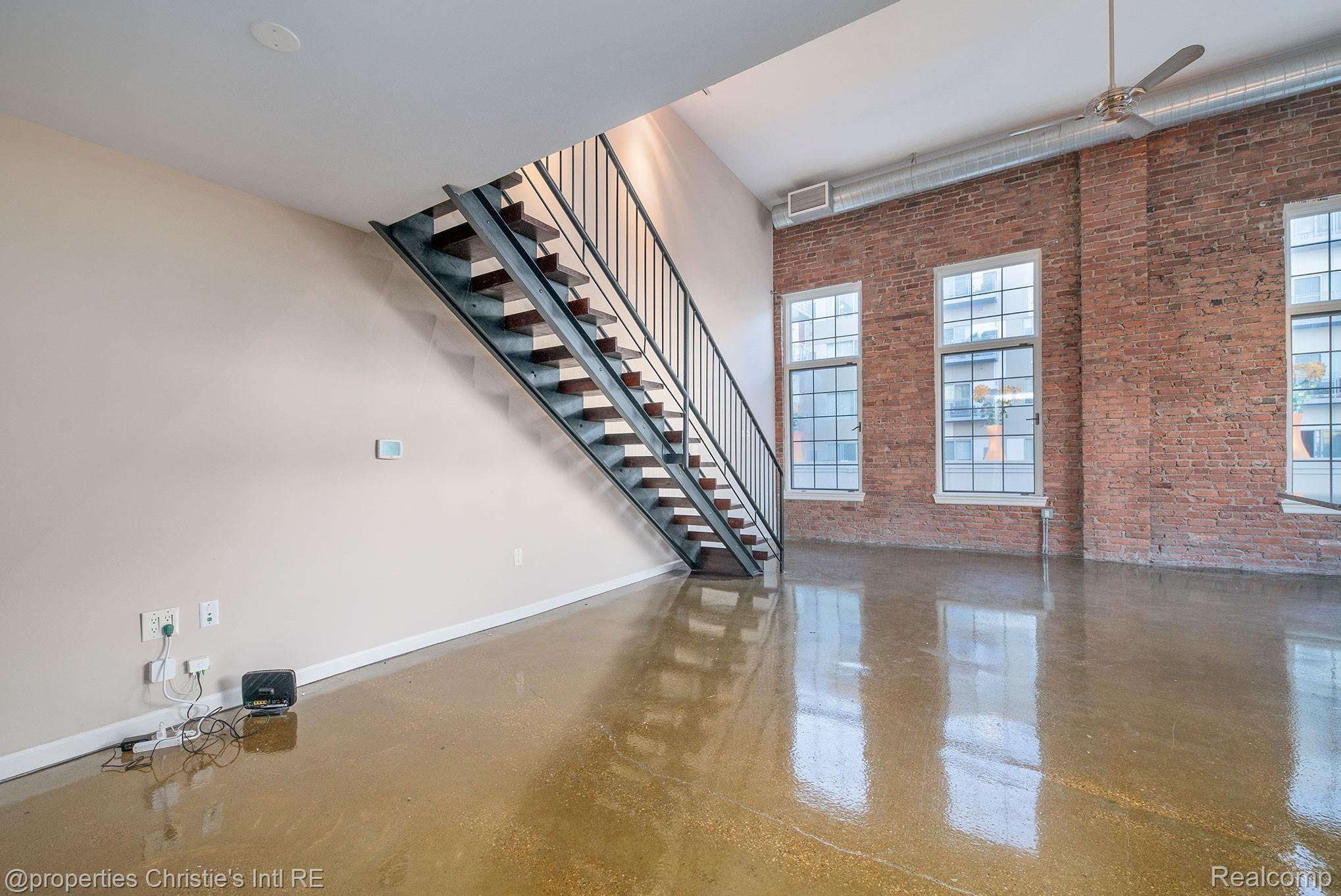 3100 Woodward Avenue 206