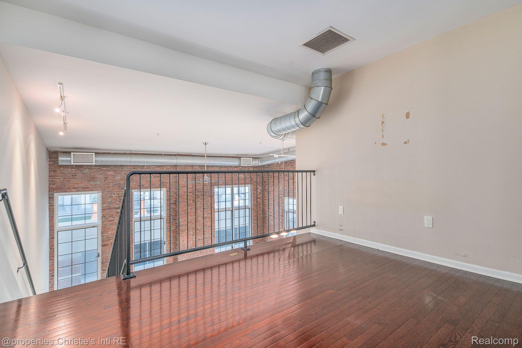 3100 Woodward Avenue 206
