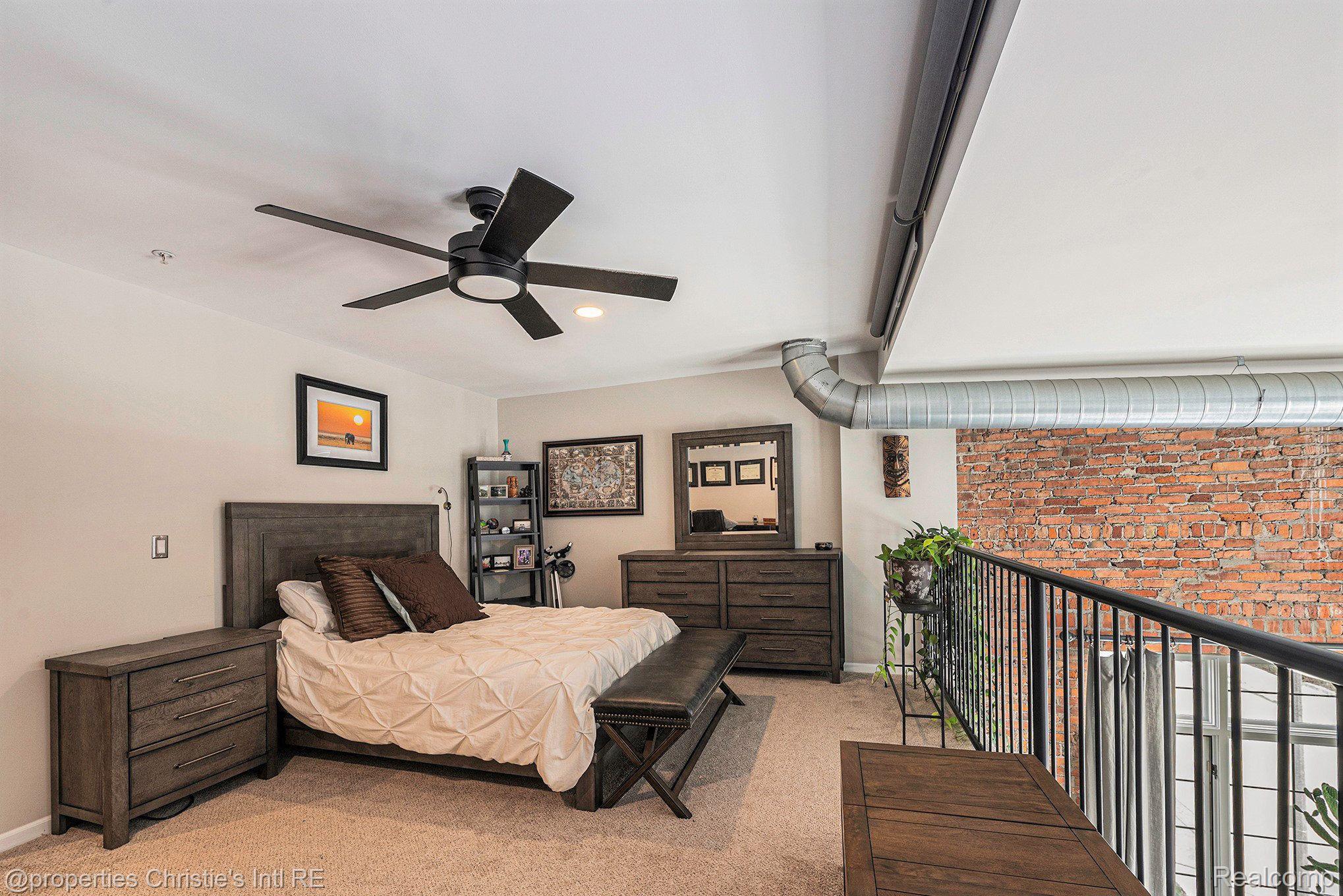 3100 WOODWARD Avenue 207