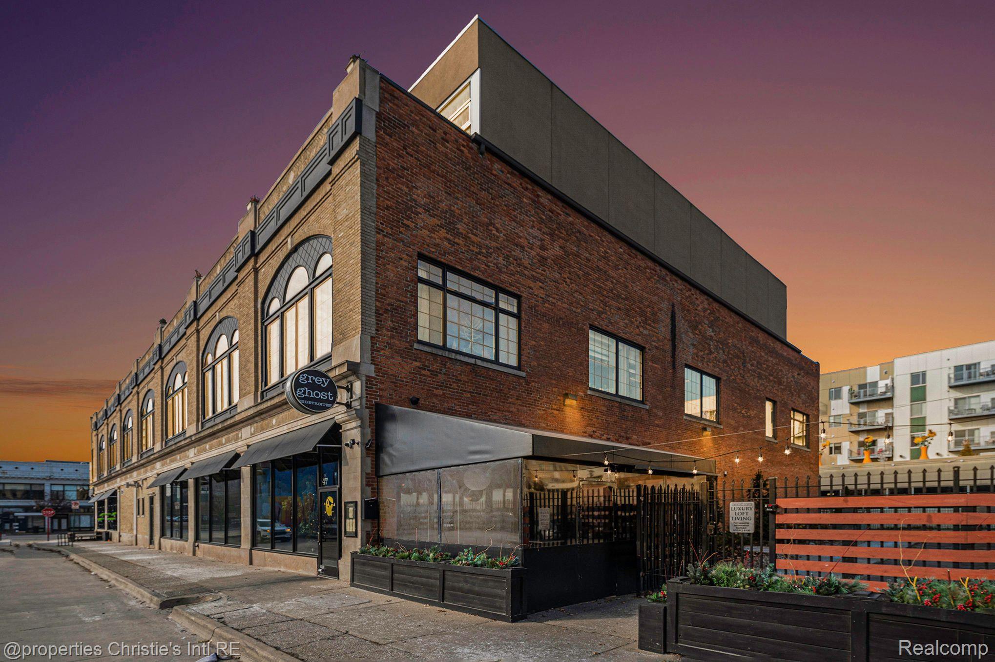 3100 WOODWARD Avenue 207