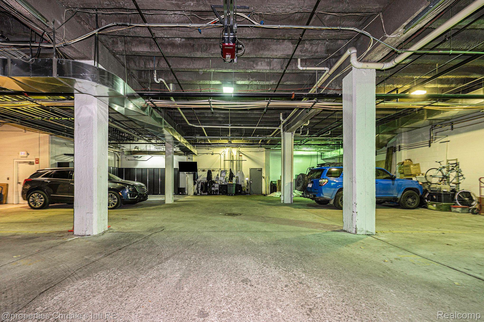 3100 WOODWARD Avenue 207