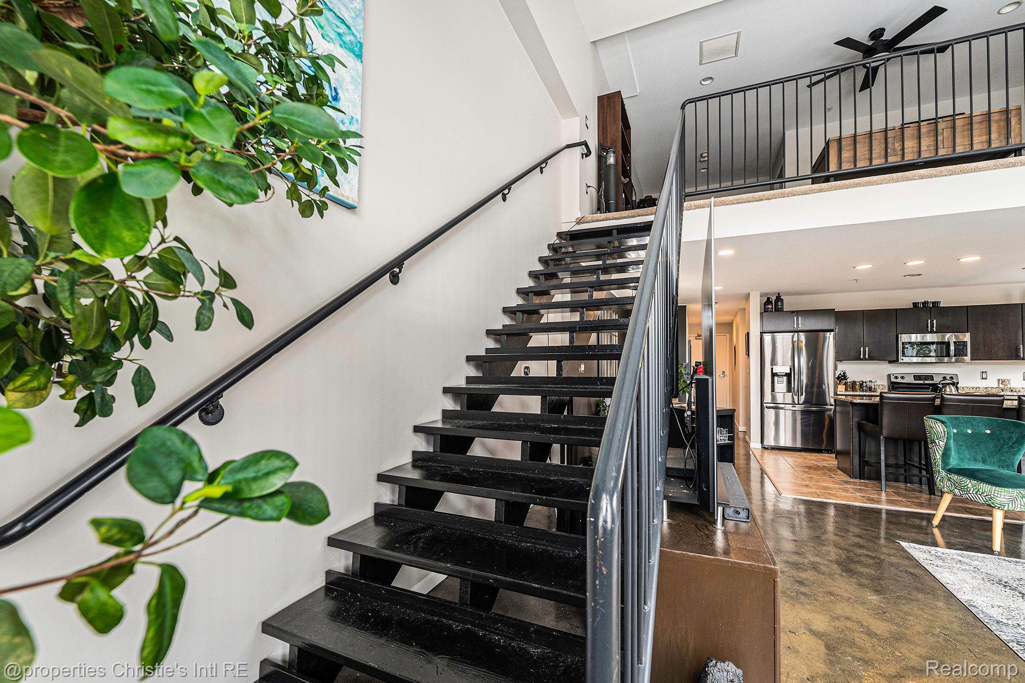 3100 WOODWARD Avenue 207