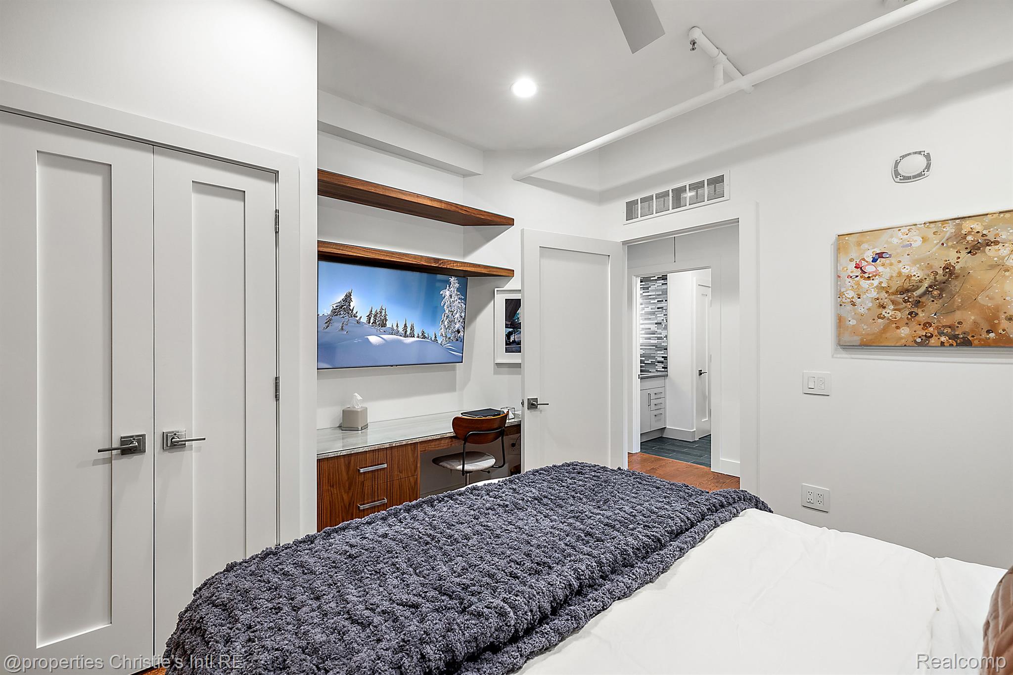 1529 Broadway Street #500