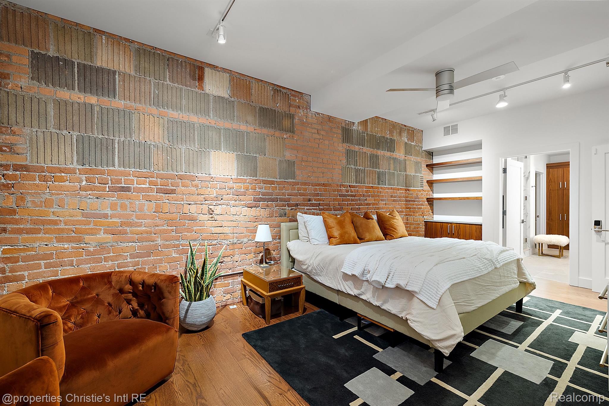 1529 Broadway Street #500