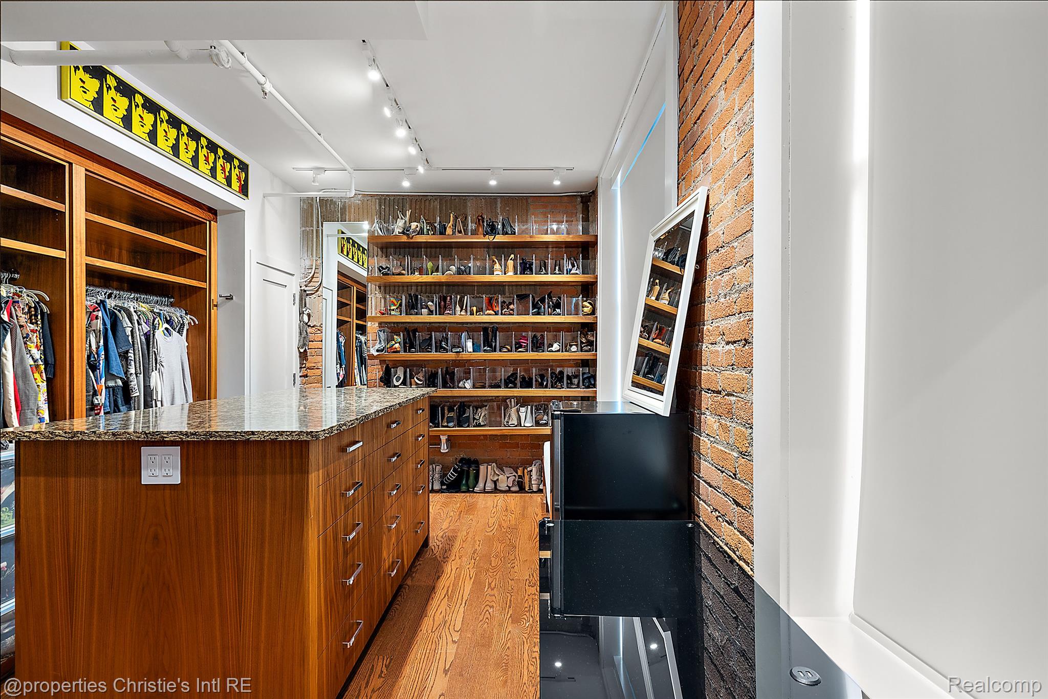 1529 Broadway Street #500