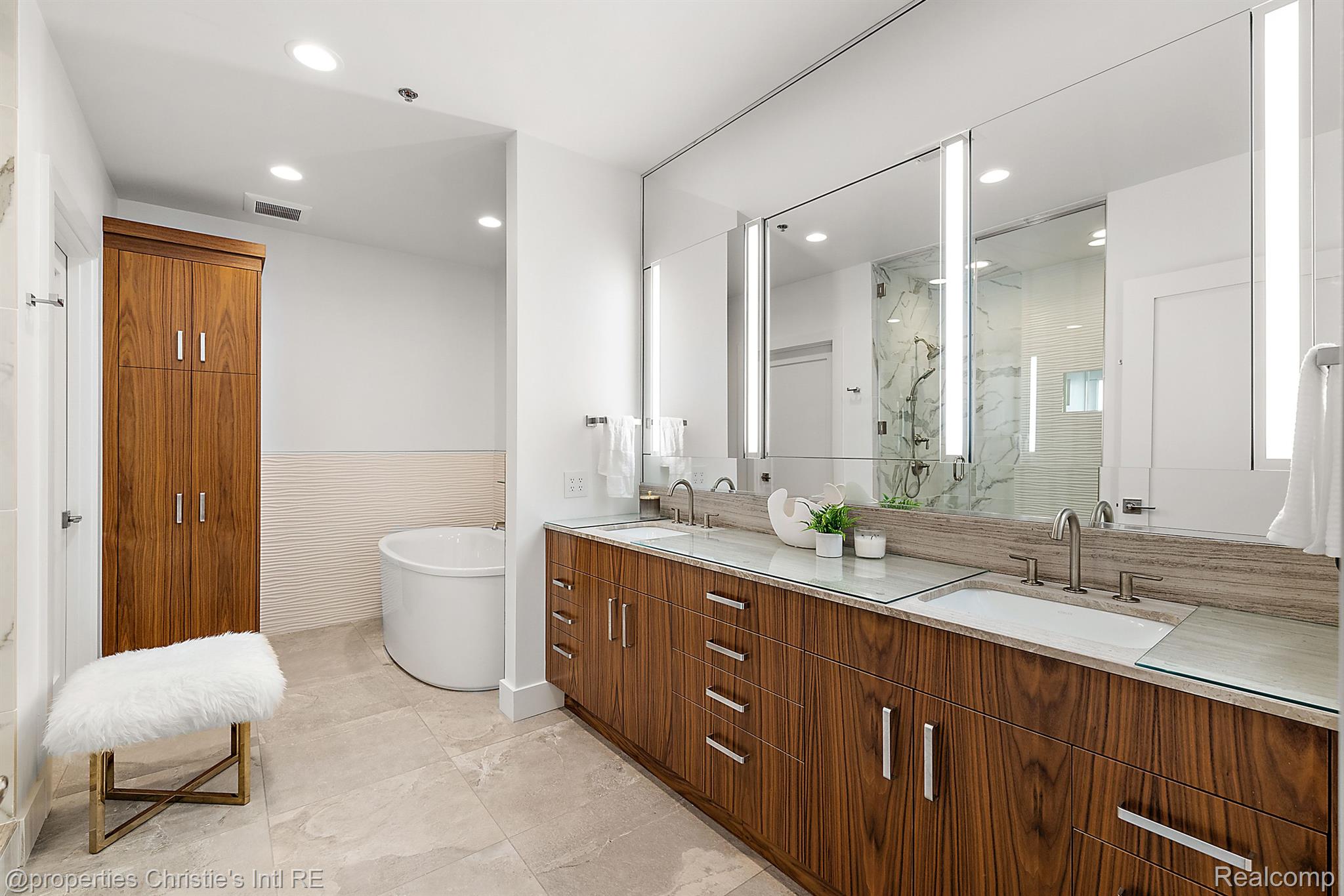 1529 Broadway Street #500