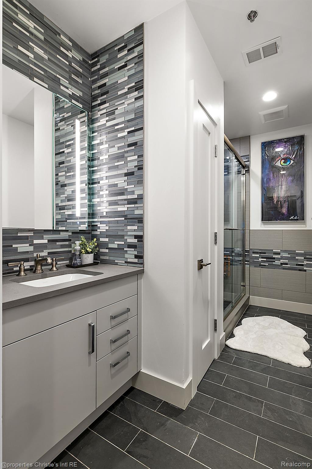 1529 Broadway Street #500