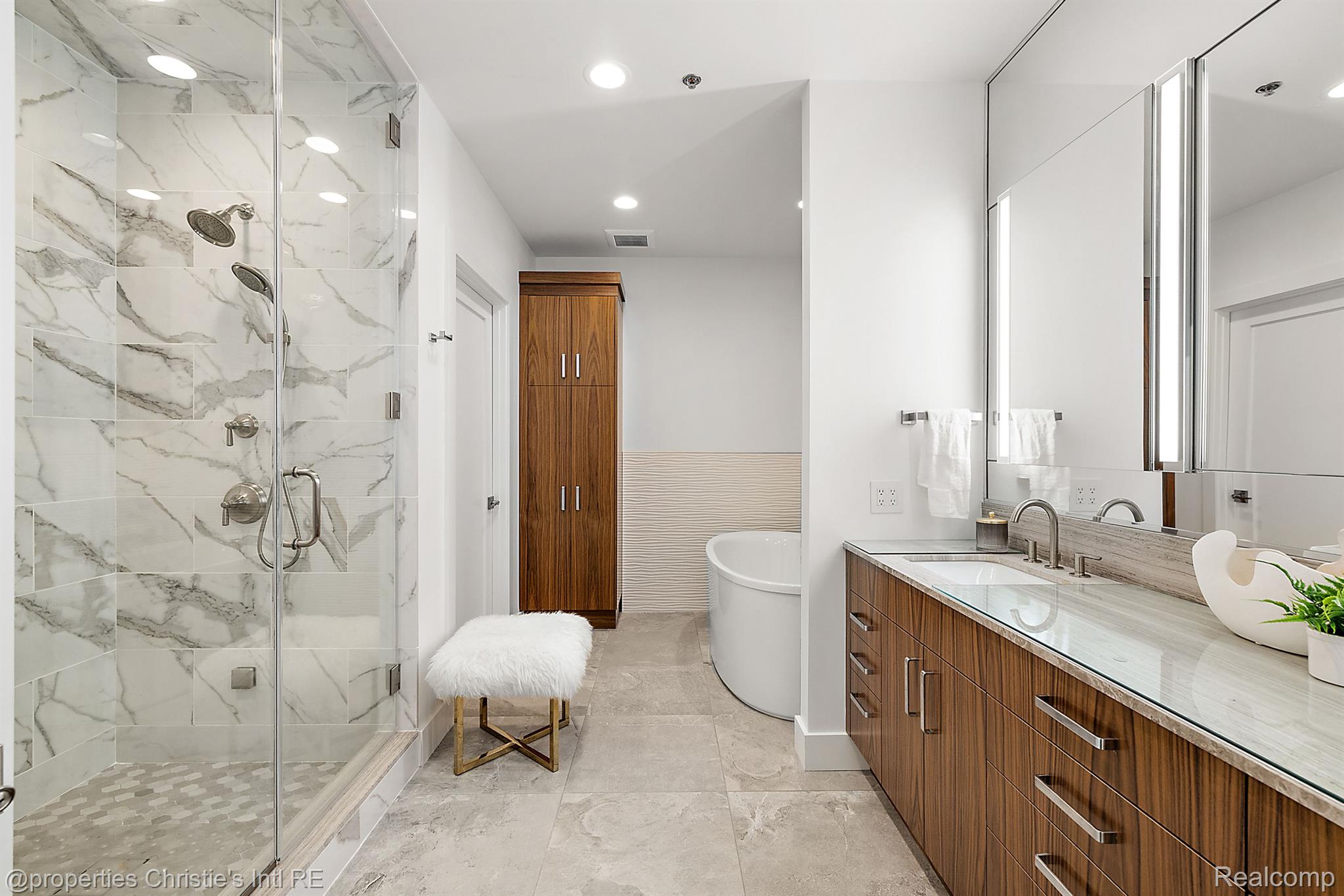 1529 Broadway Street #500
