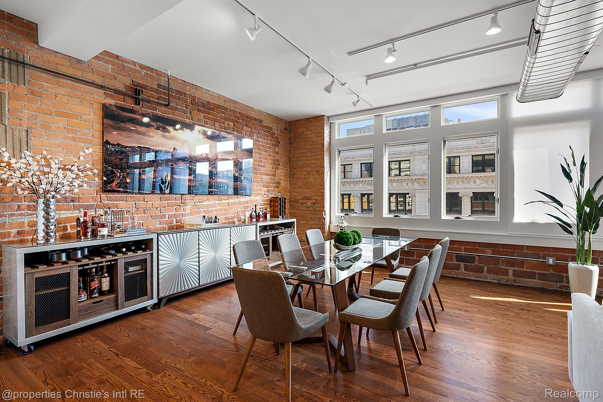 1529 Broadway Street #500