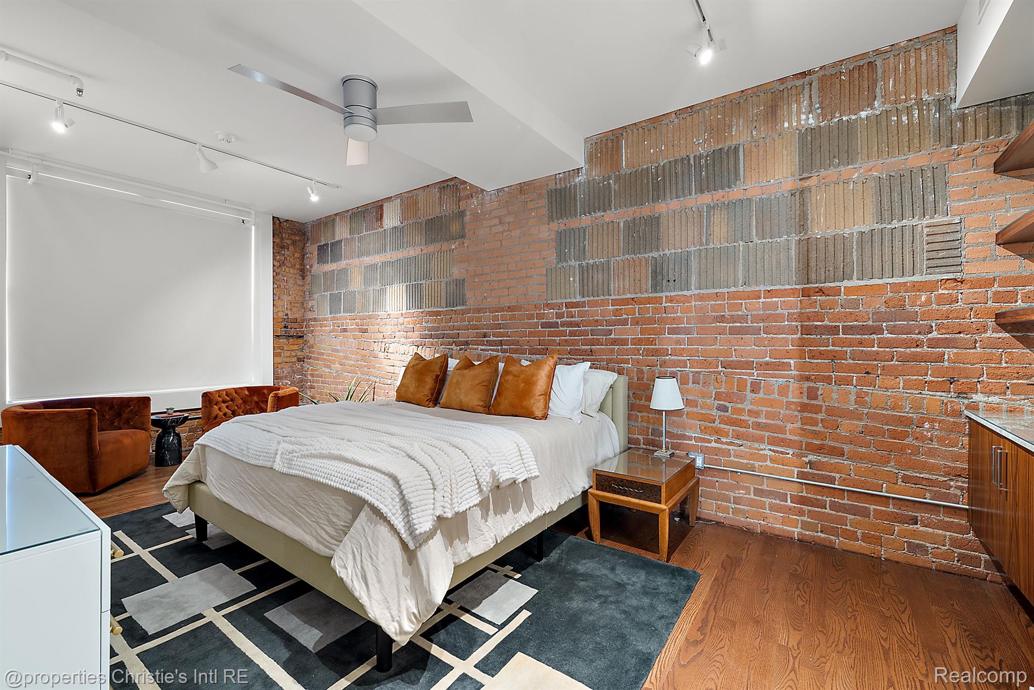 1529 Broadway Street #500