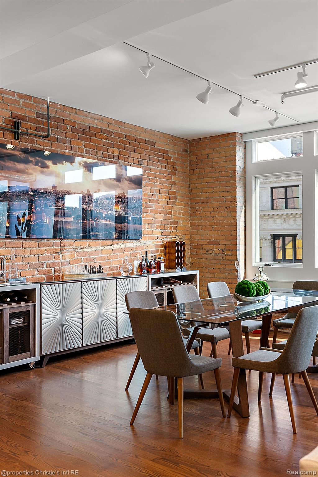 1529 Broadway Street #500