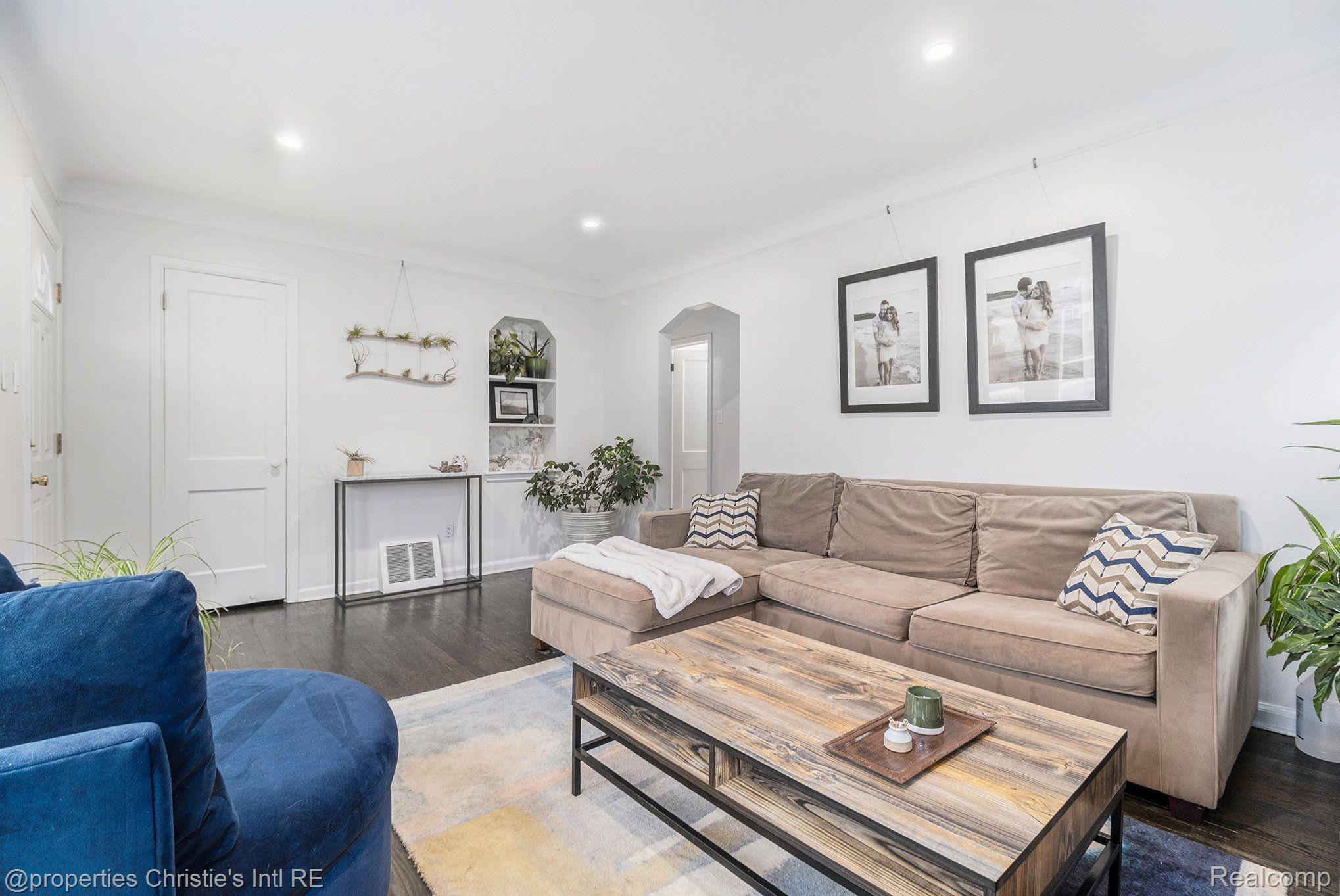 906 MAYFIELD Drive