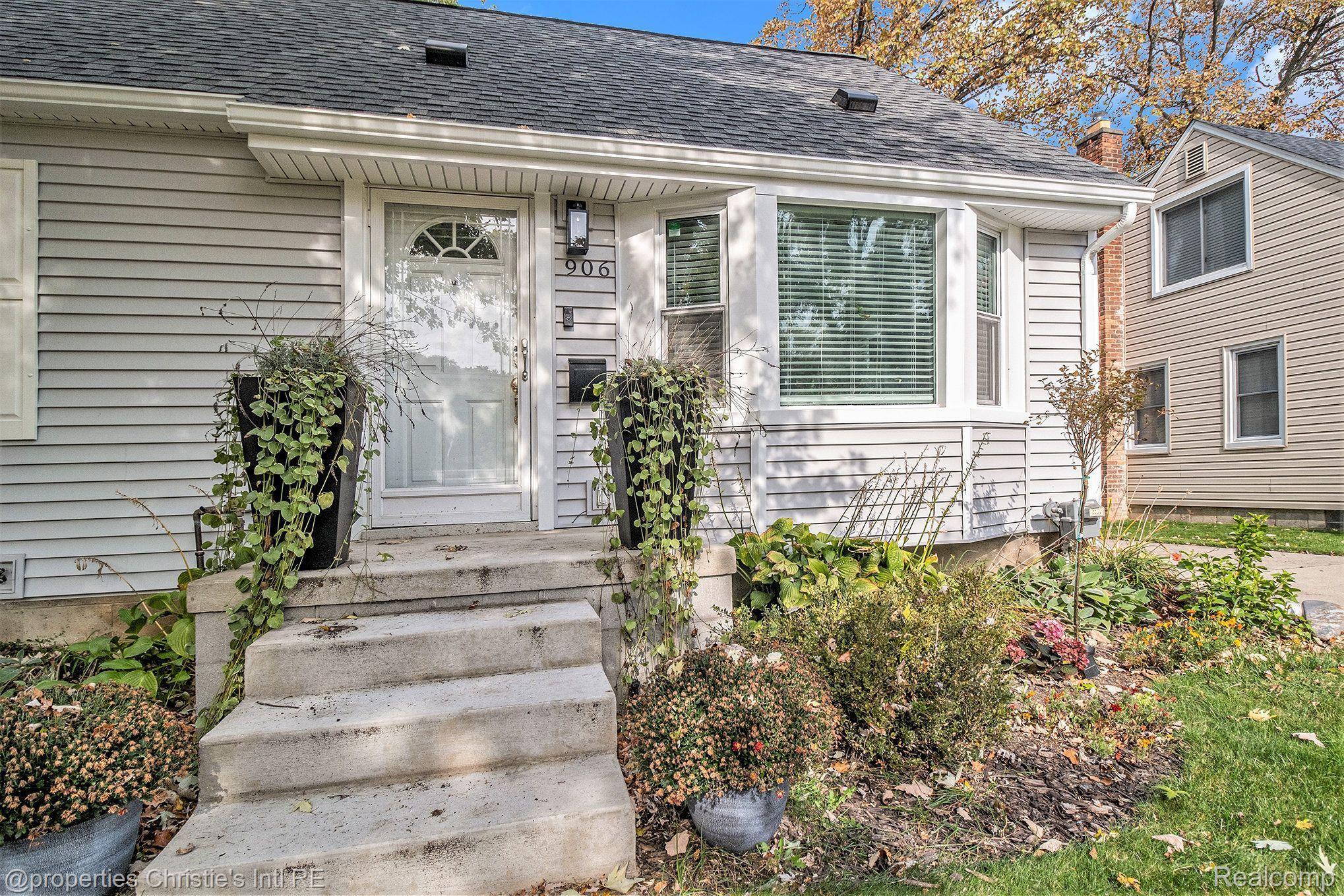 906 MAYFIELD Drive