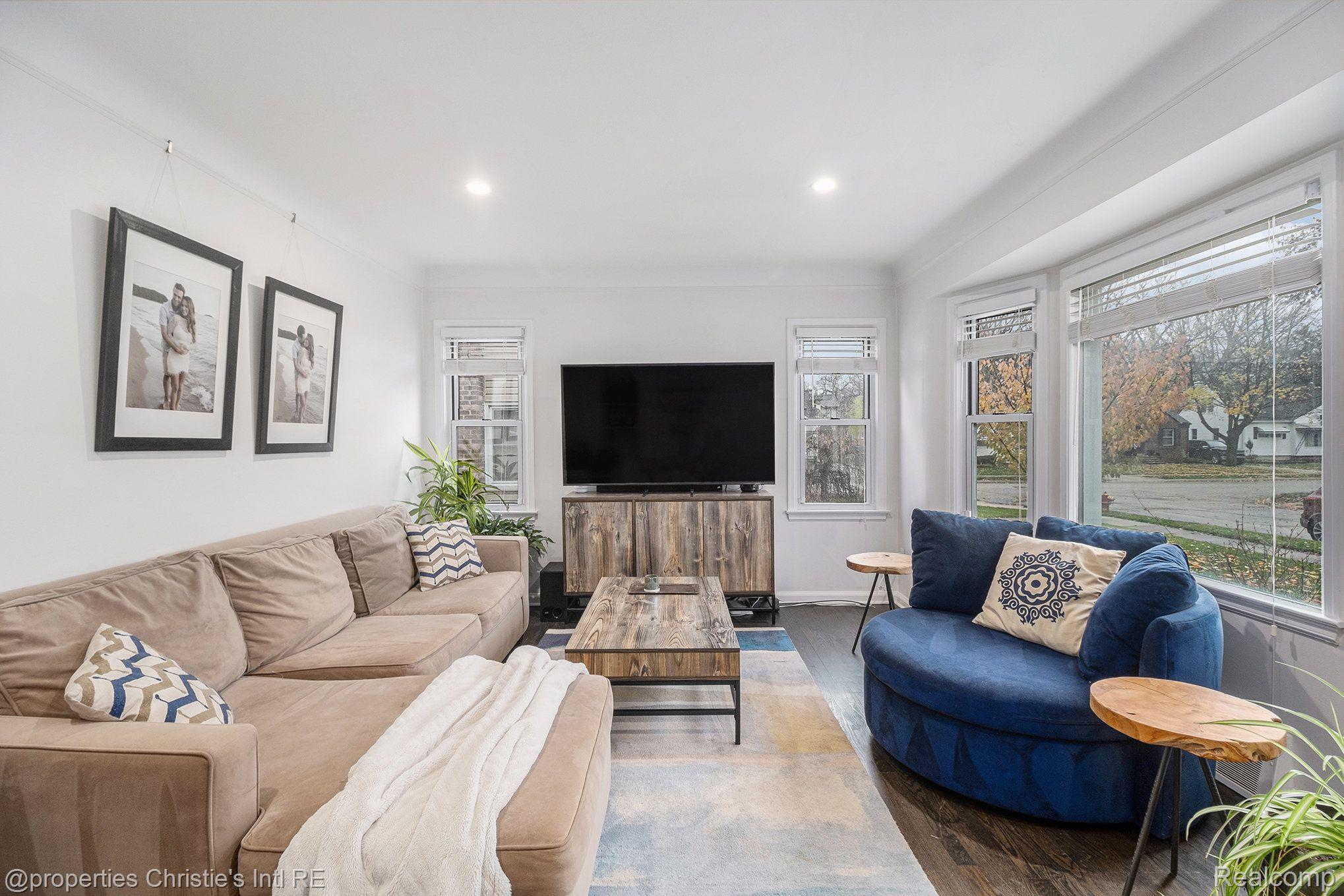 906 MAYFIELD Drive