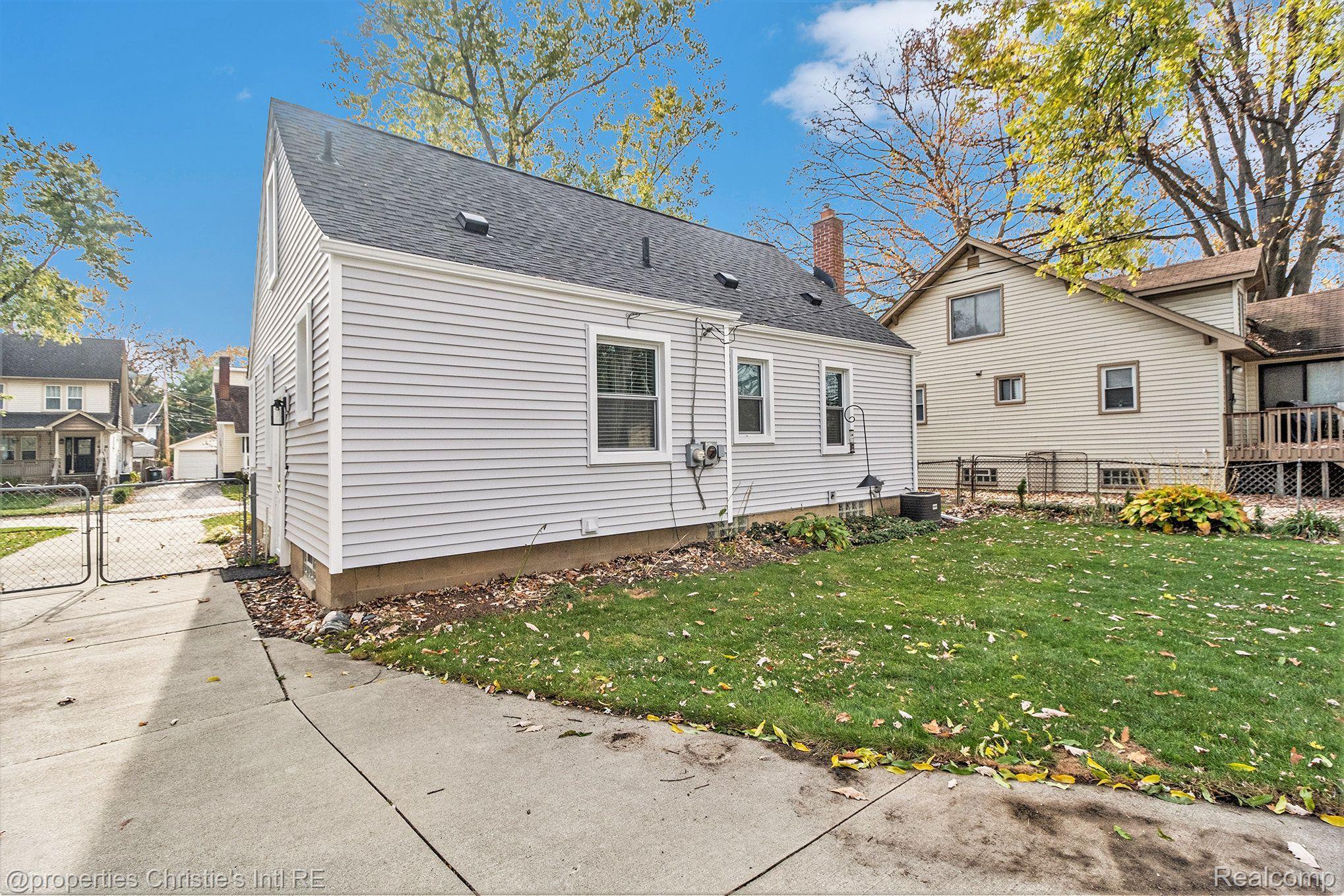 906 MAYFIELD Drive