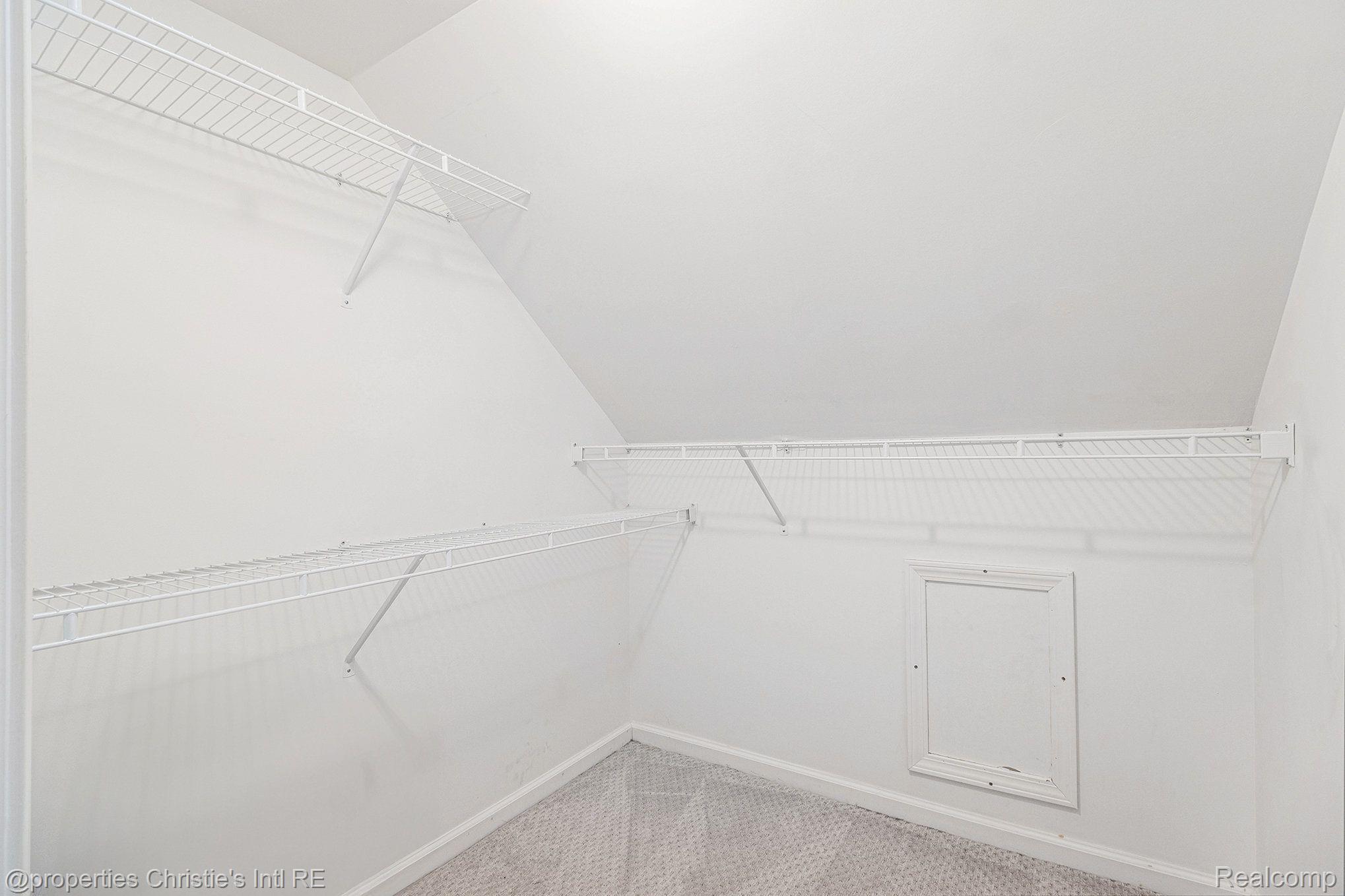 906 MAYFIELD Drive