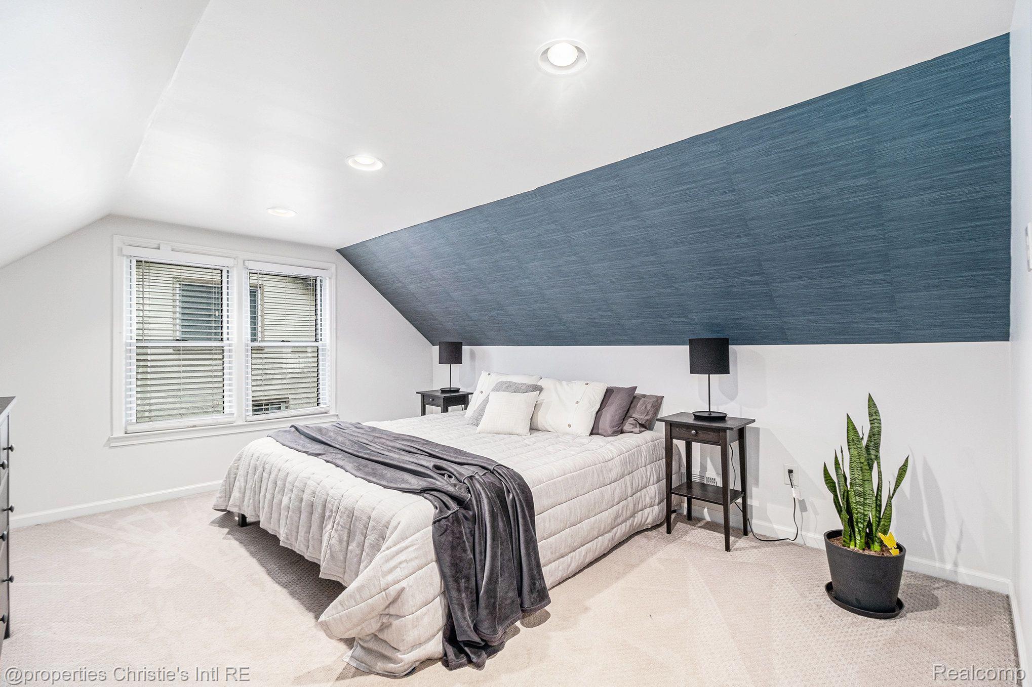 906 MAYFIELD Drive