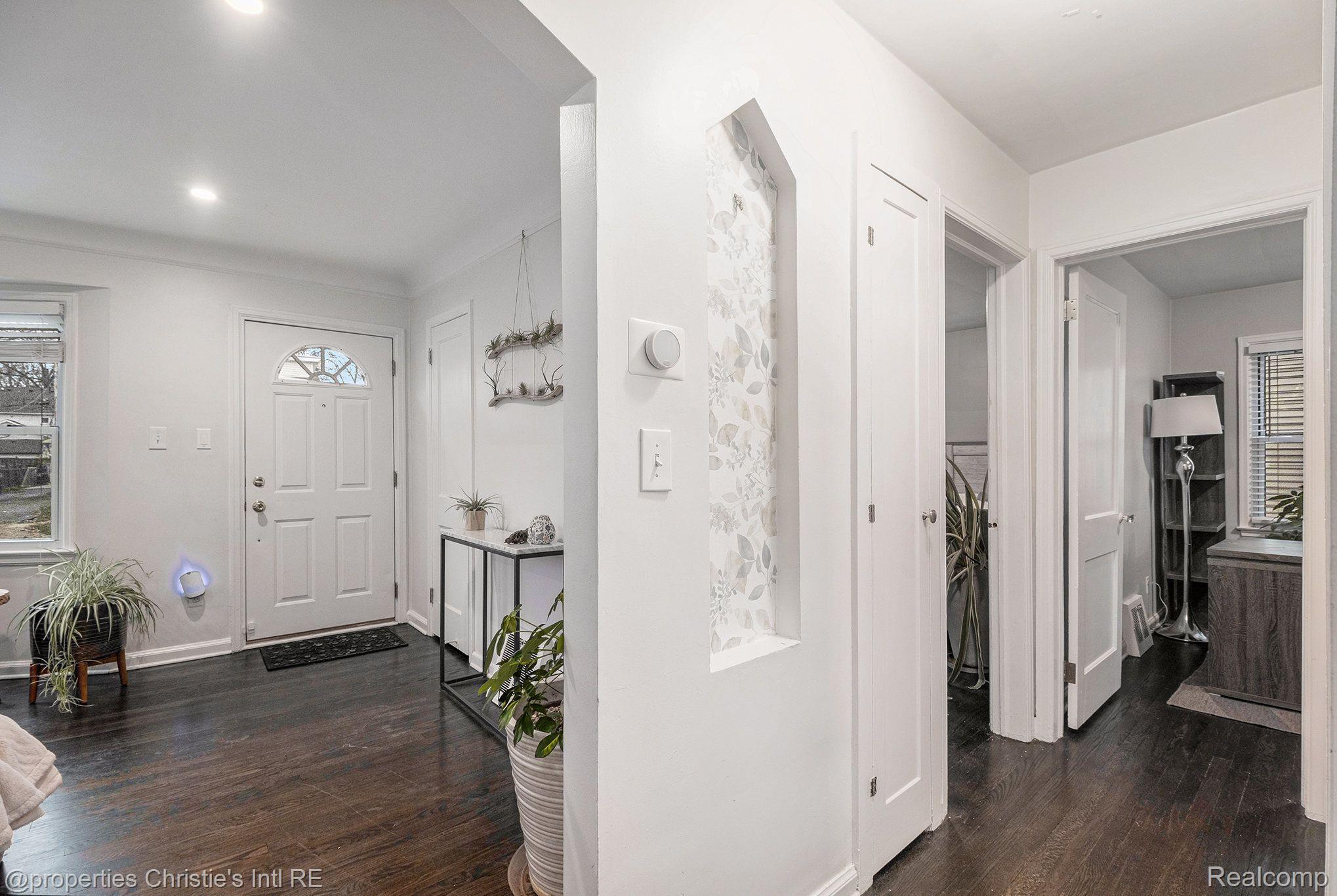 906 MAYFIELD Drive