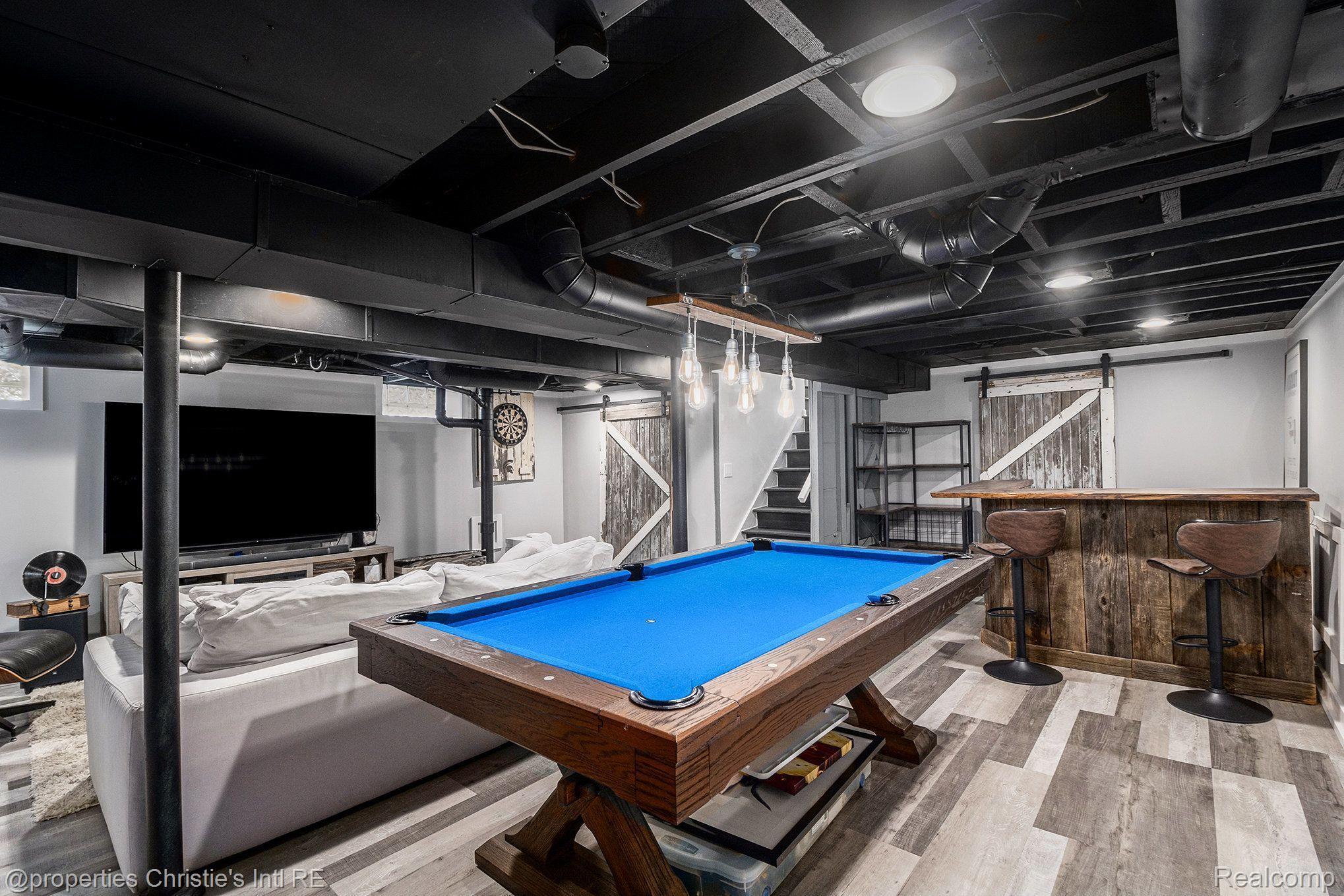 906 MAYFIELD Drive