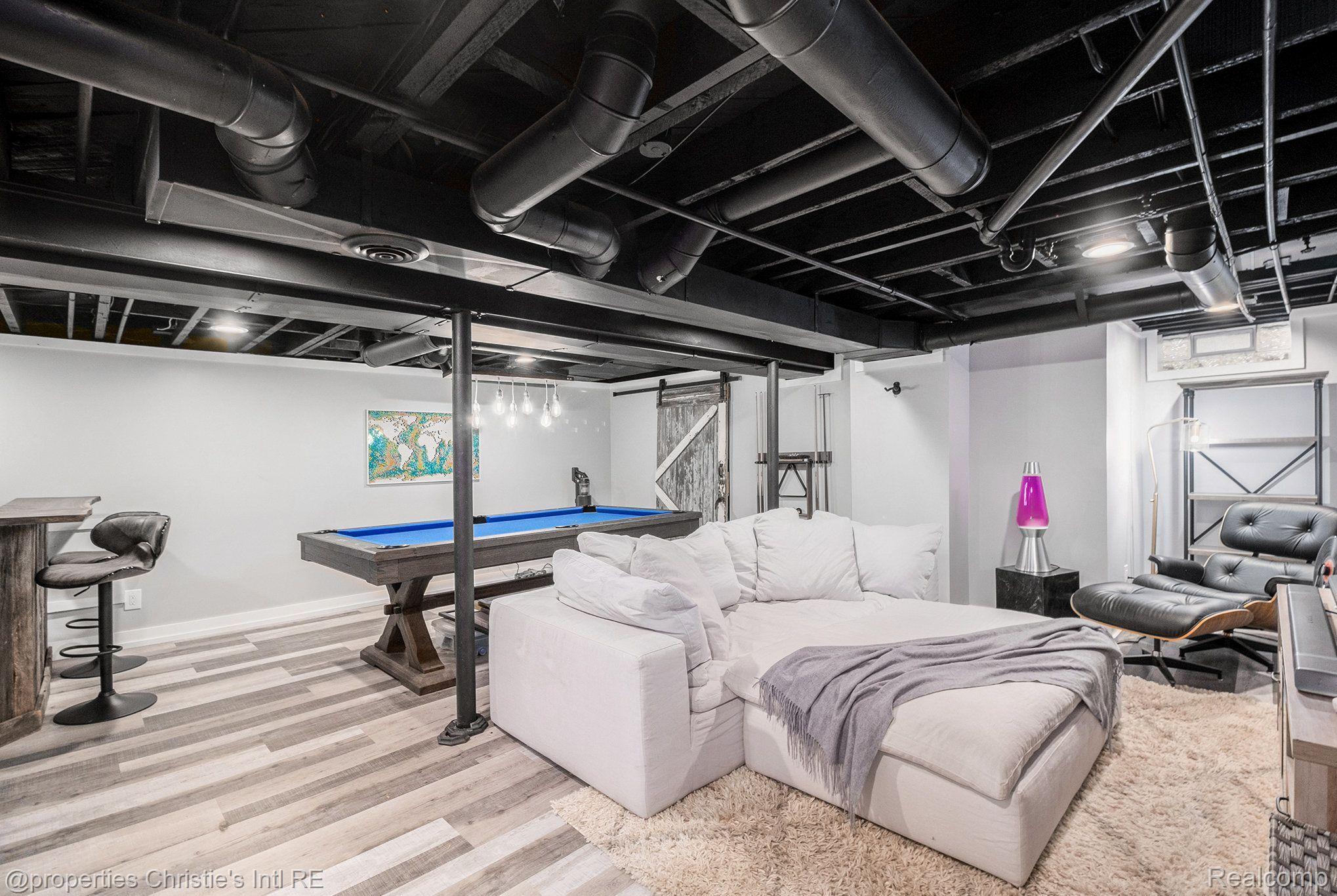906 MAYFIELD Drive