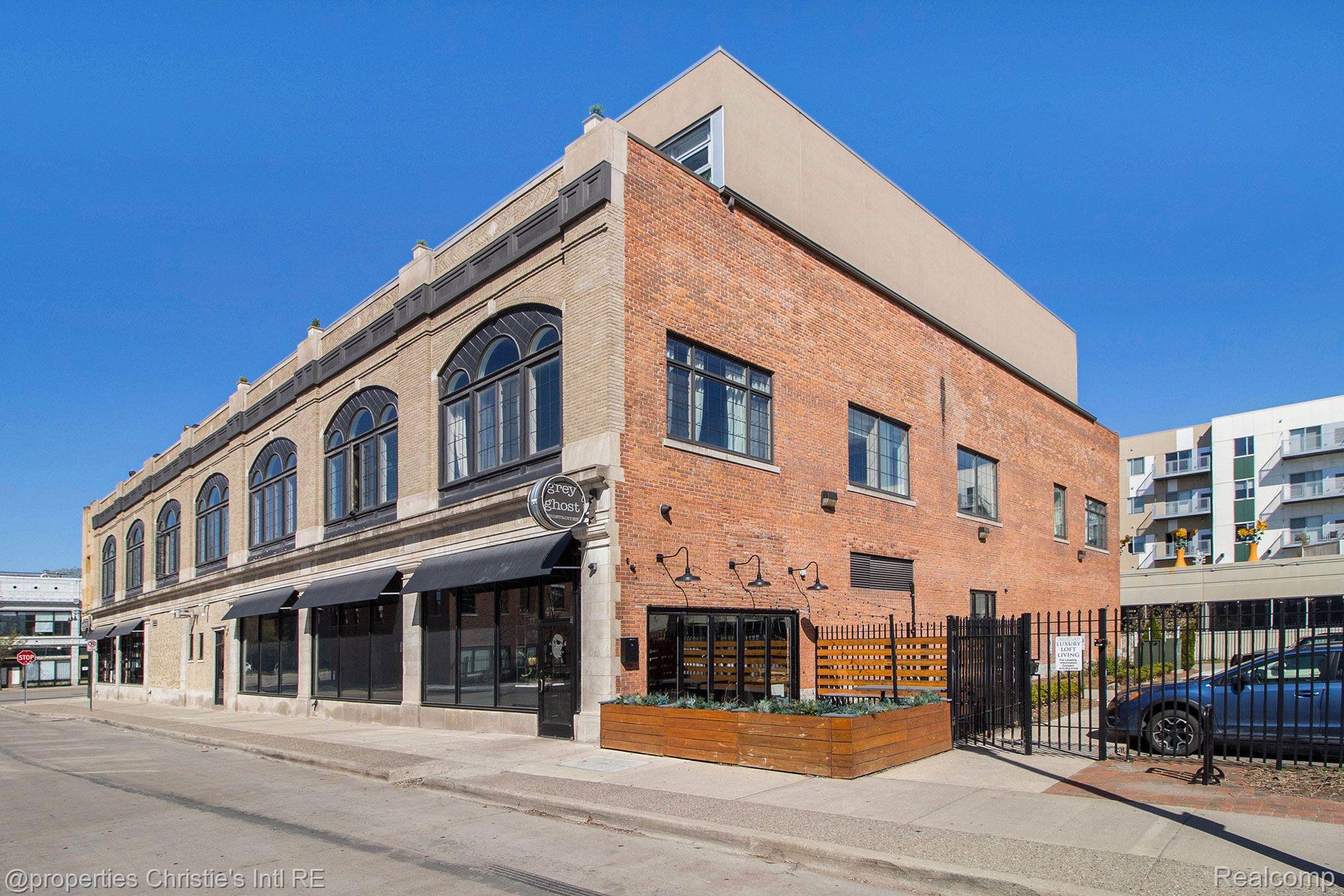 3100 Woodward Avenue 208