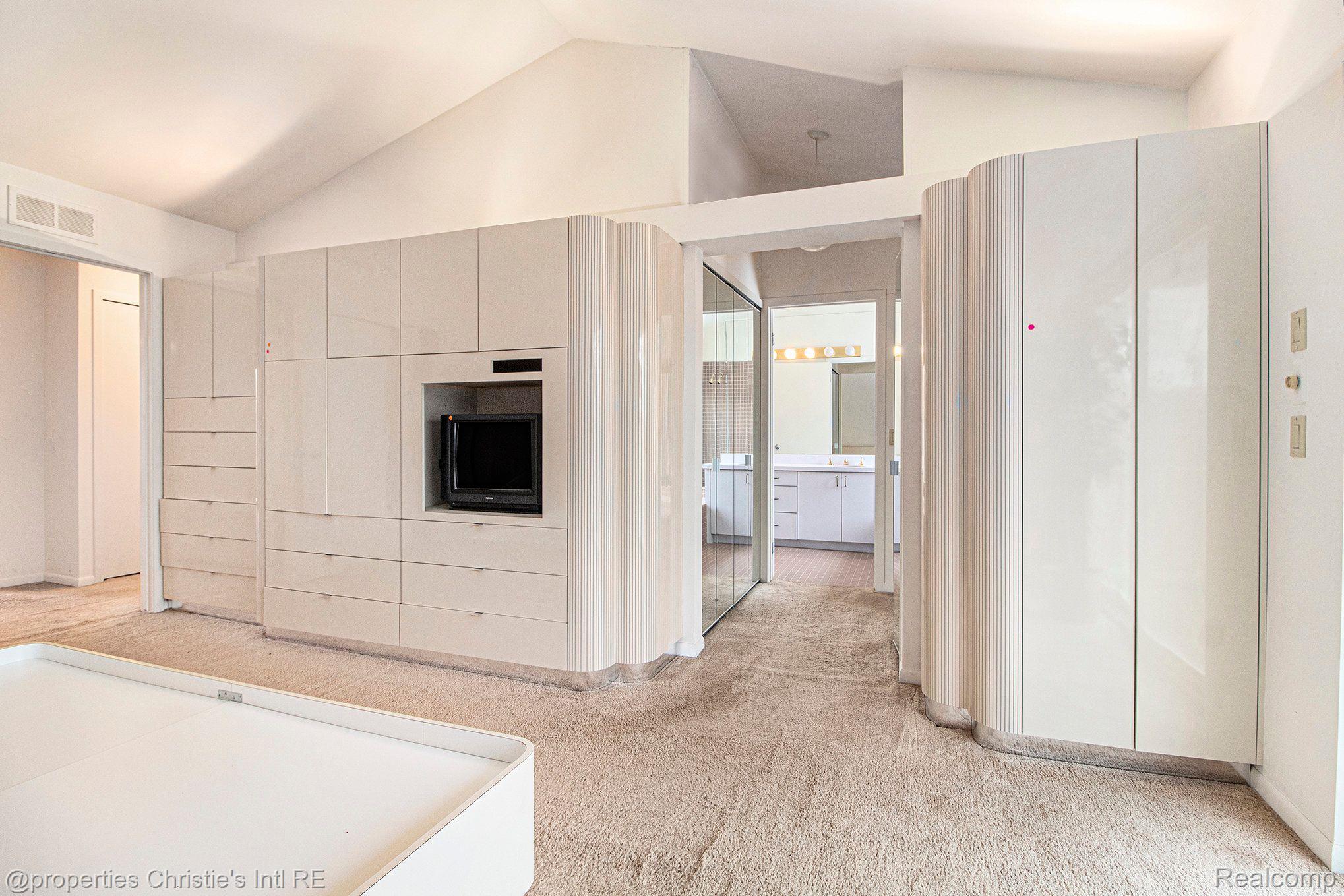 6943 Pebble Park Circle