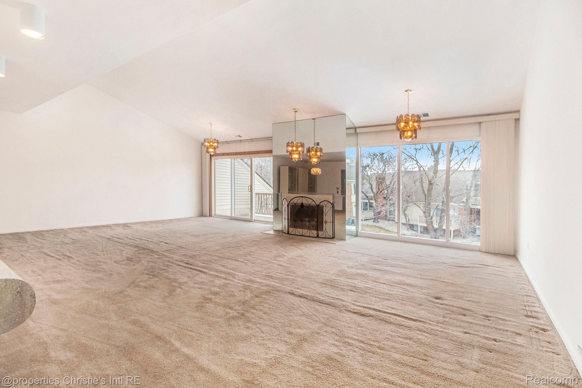 6943 Pebble Park Circle