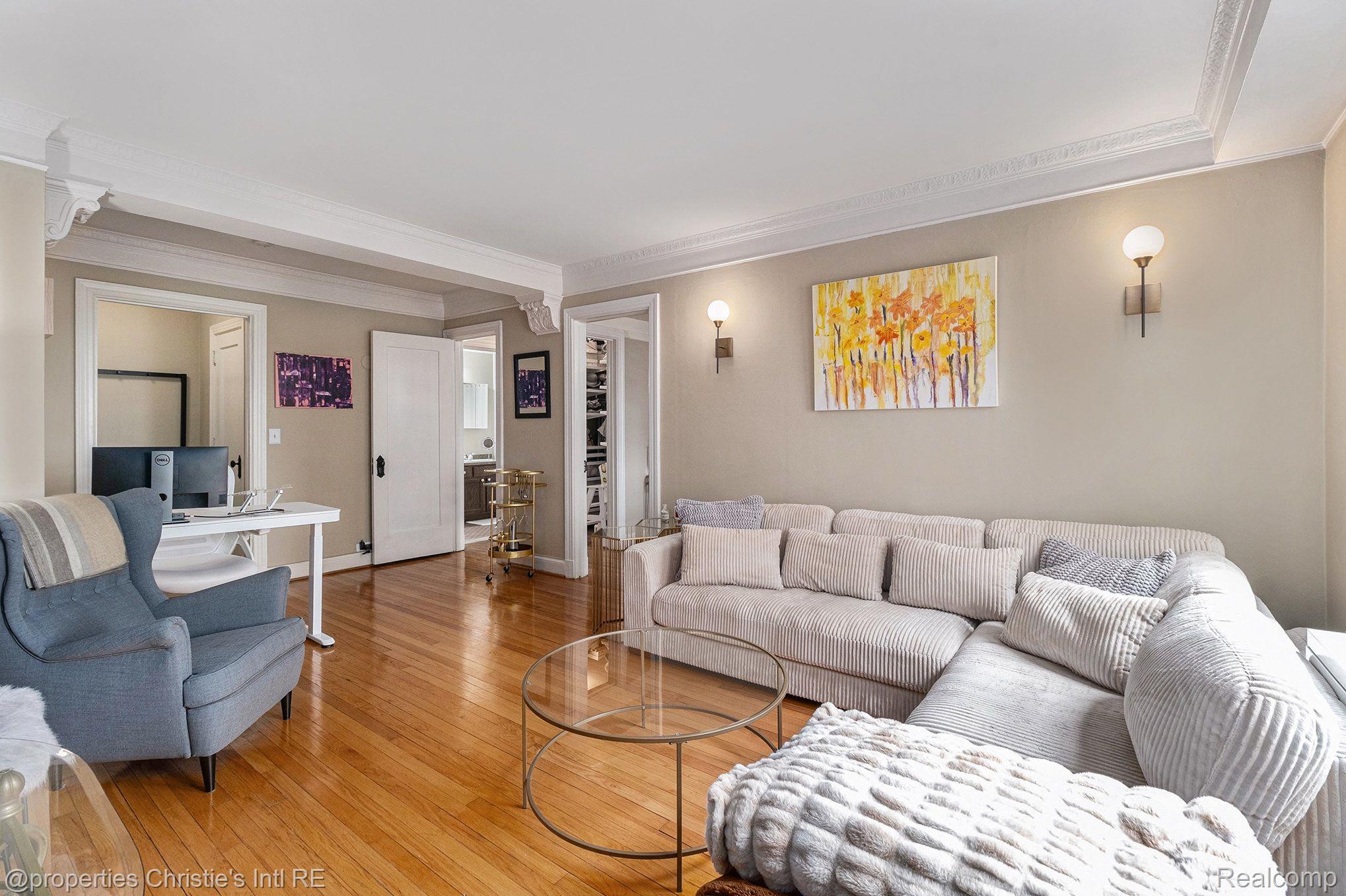 15 E KIRBY Street 422