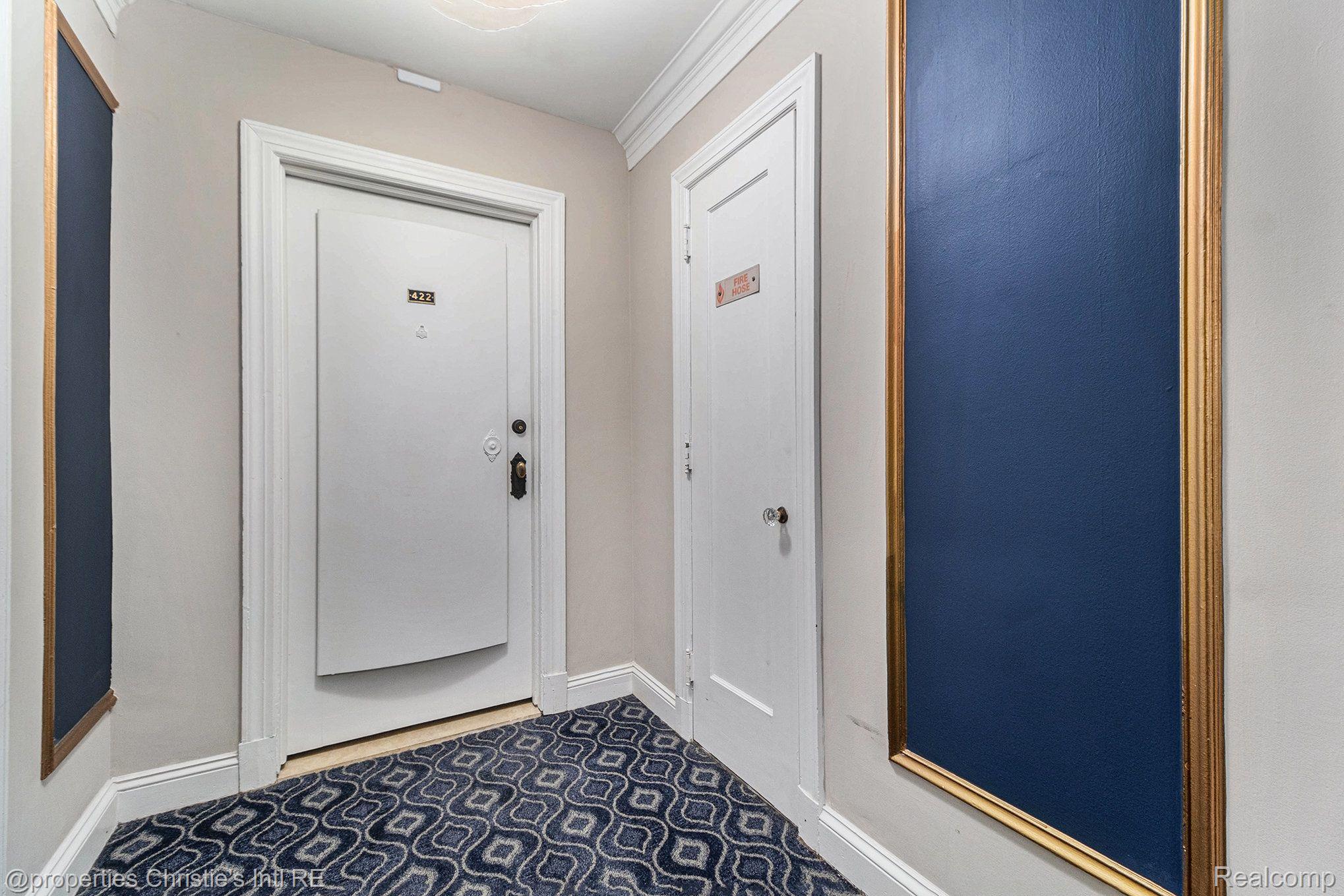15 E KIRBY Street 422
