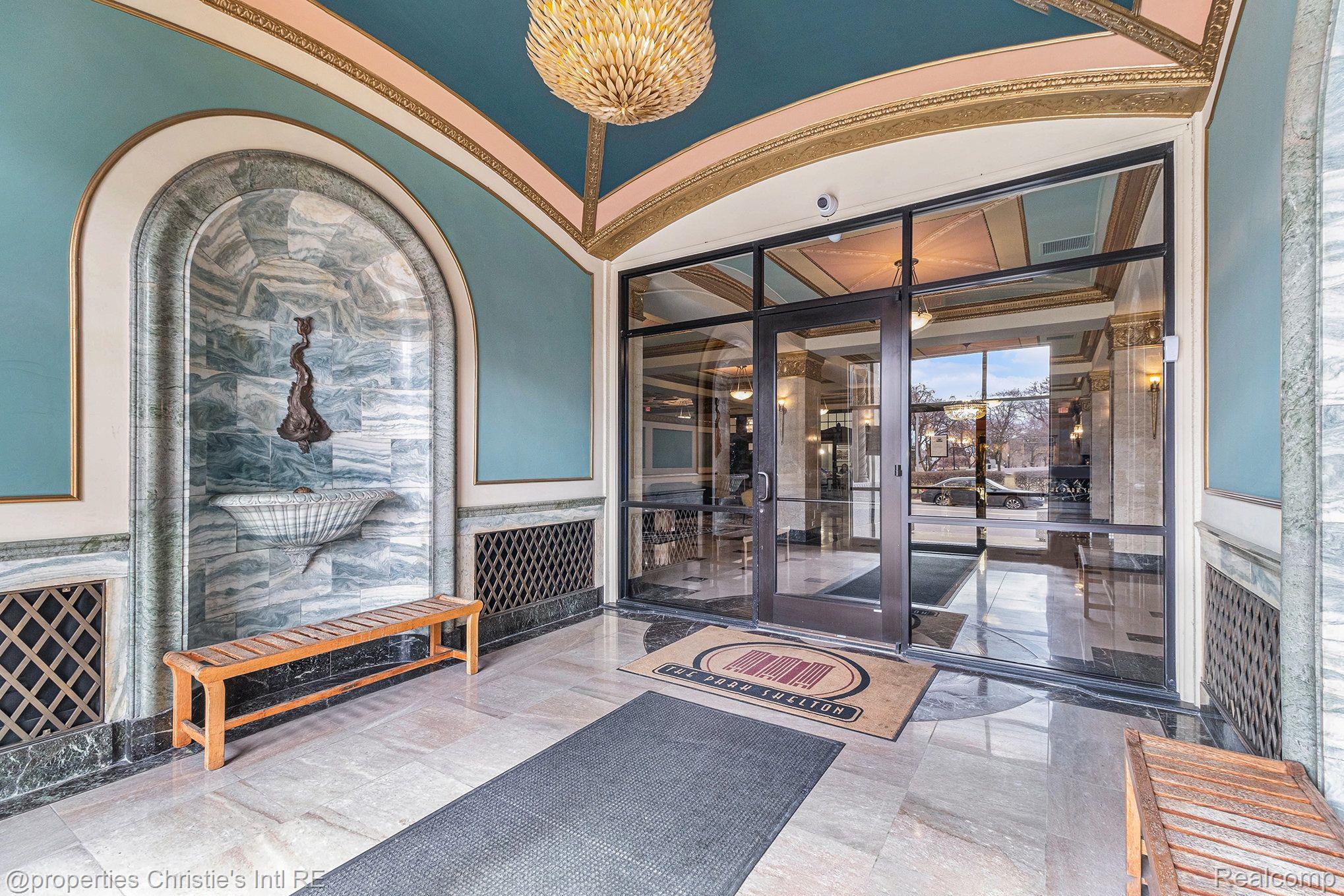 15 E KIRBY Street 422