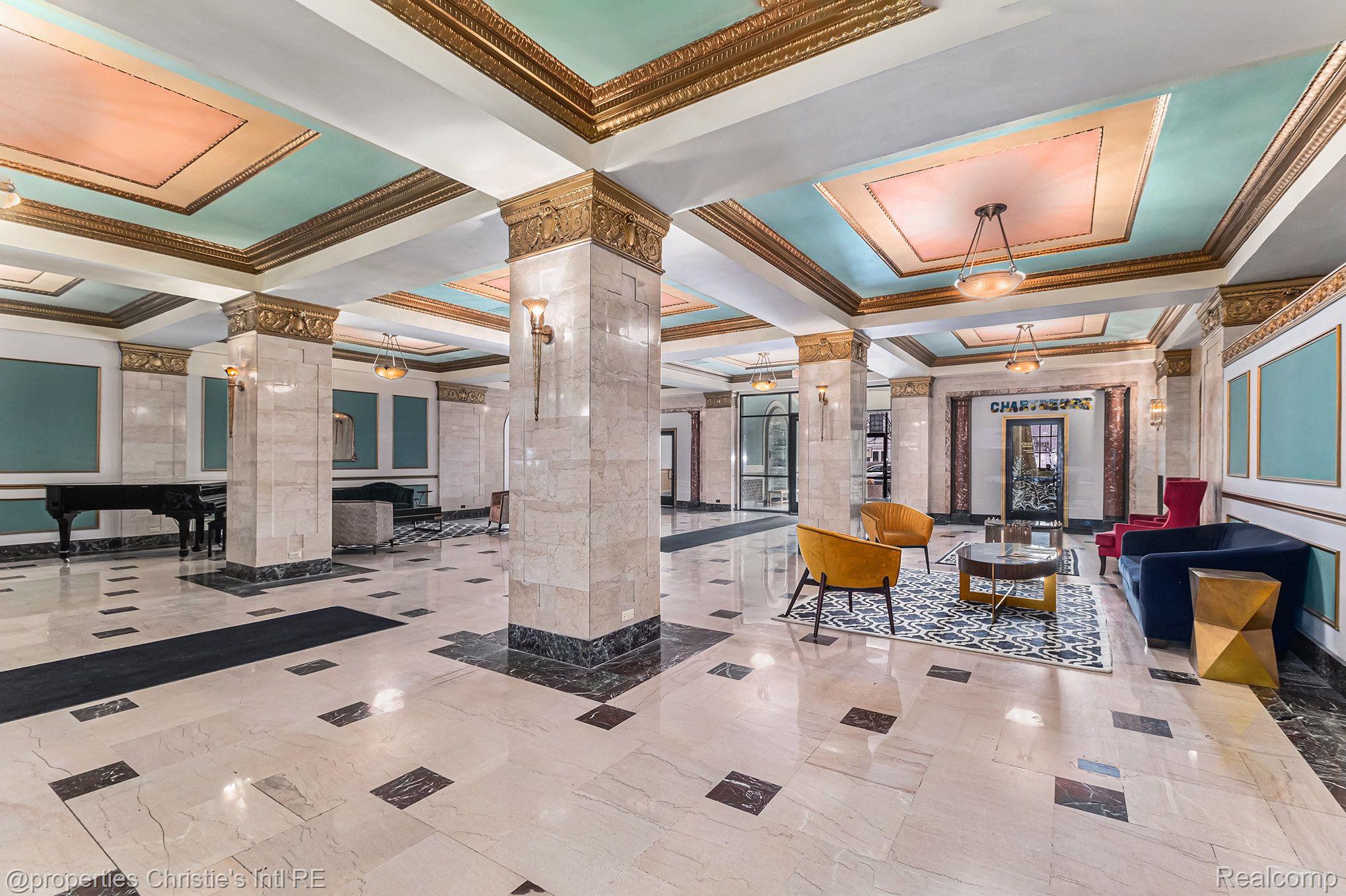 15 E KIRBY Street 422