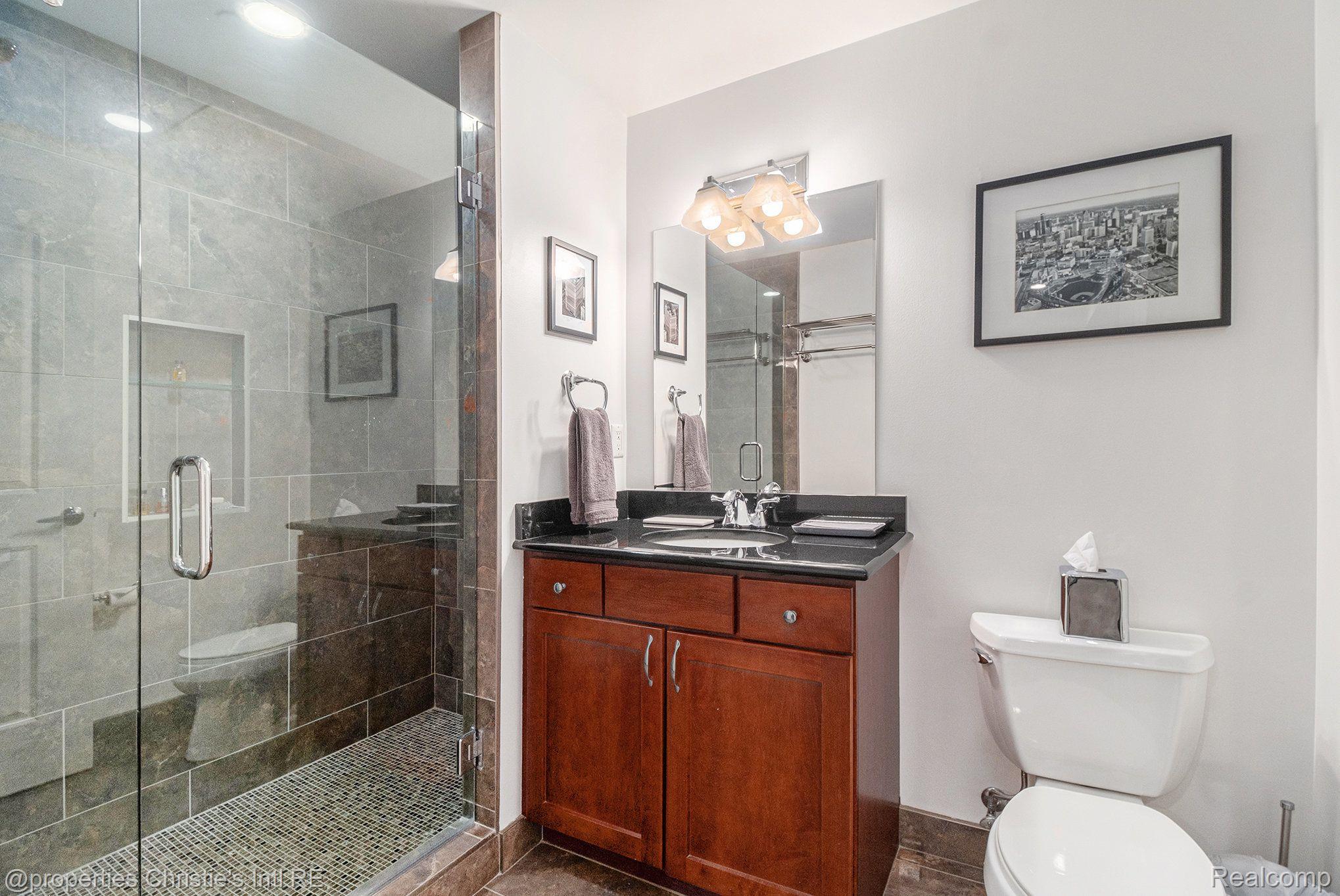 1135 Shelby Street 2503
