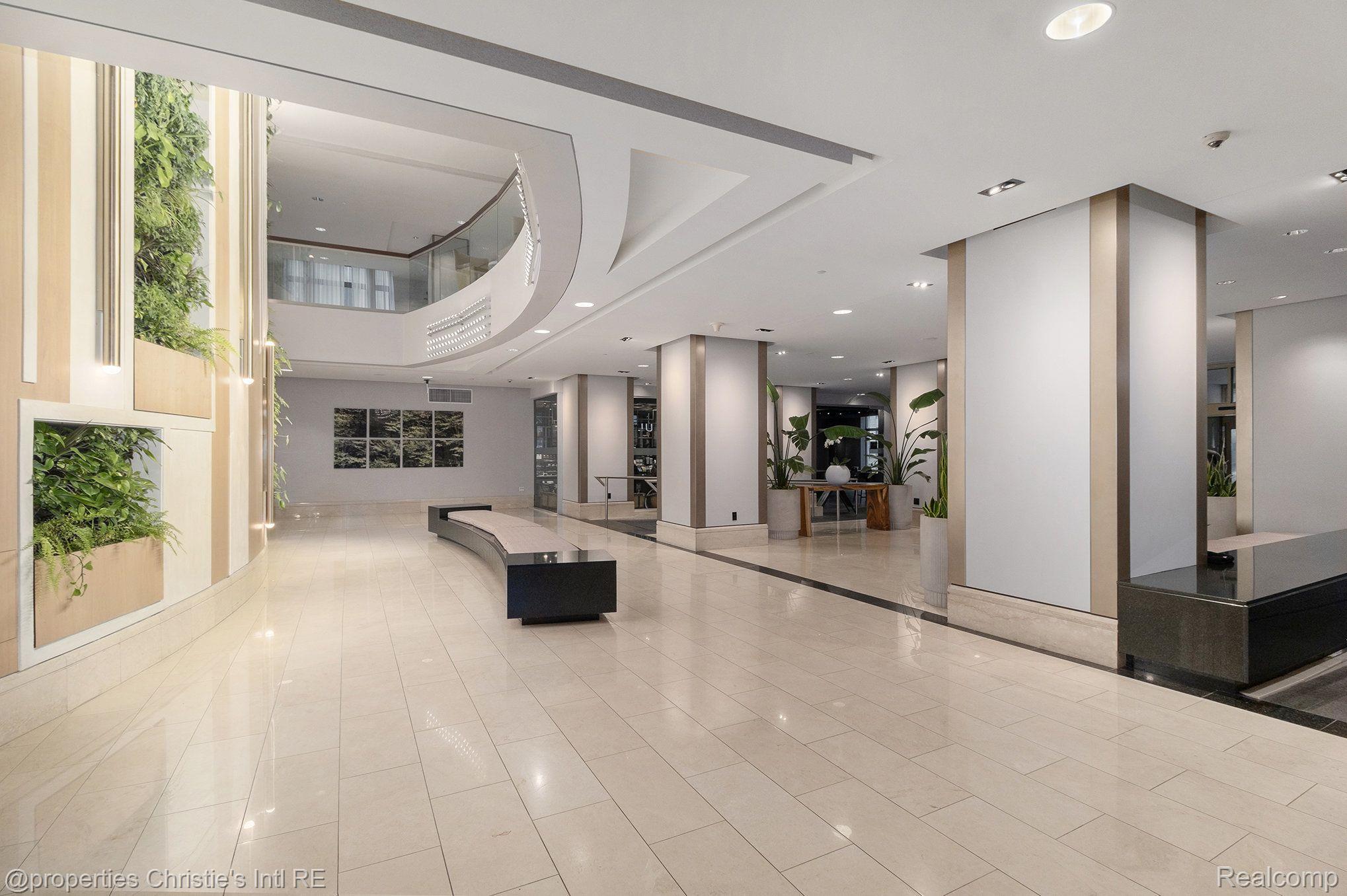 1135 Shelby Street 2503