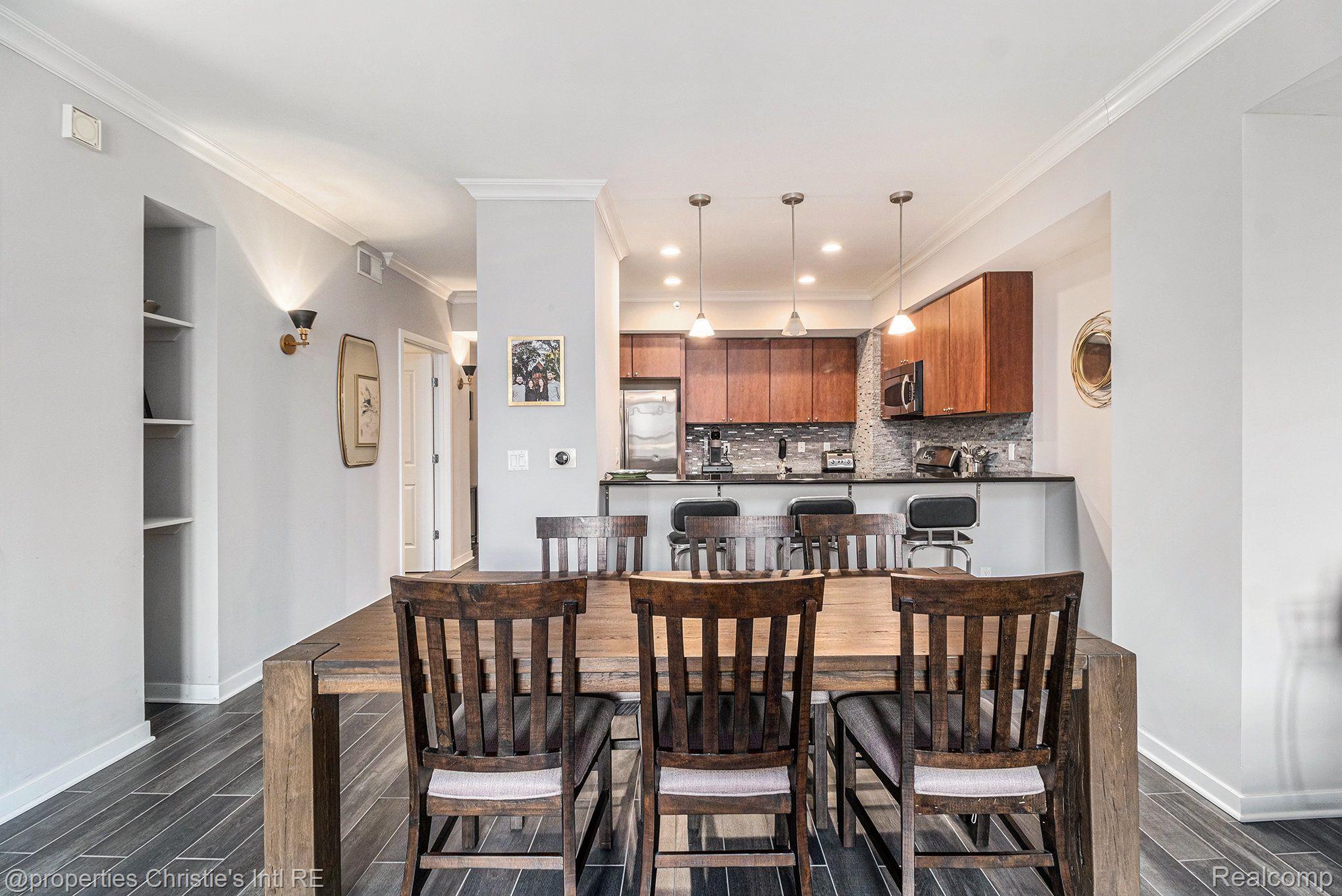 1135 Shelby Street 2503