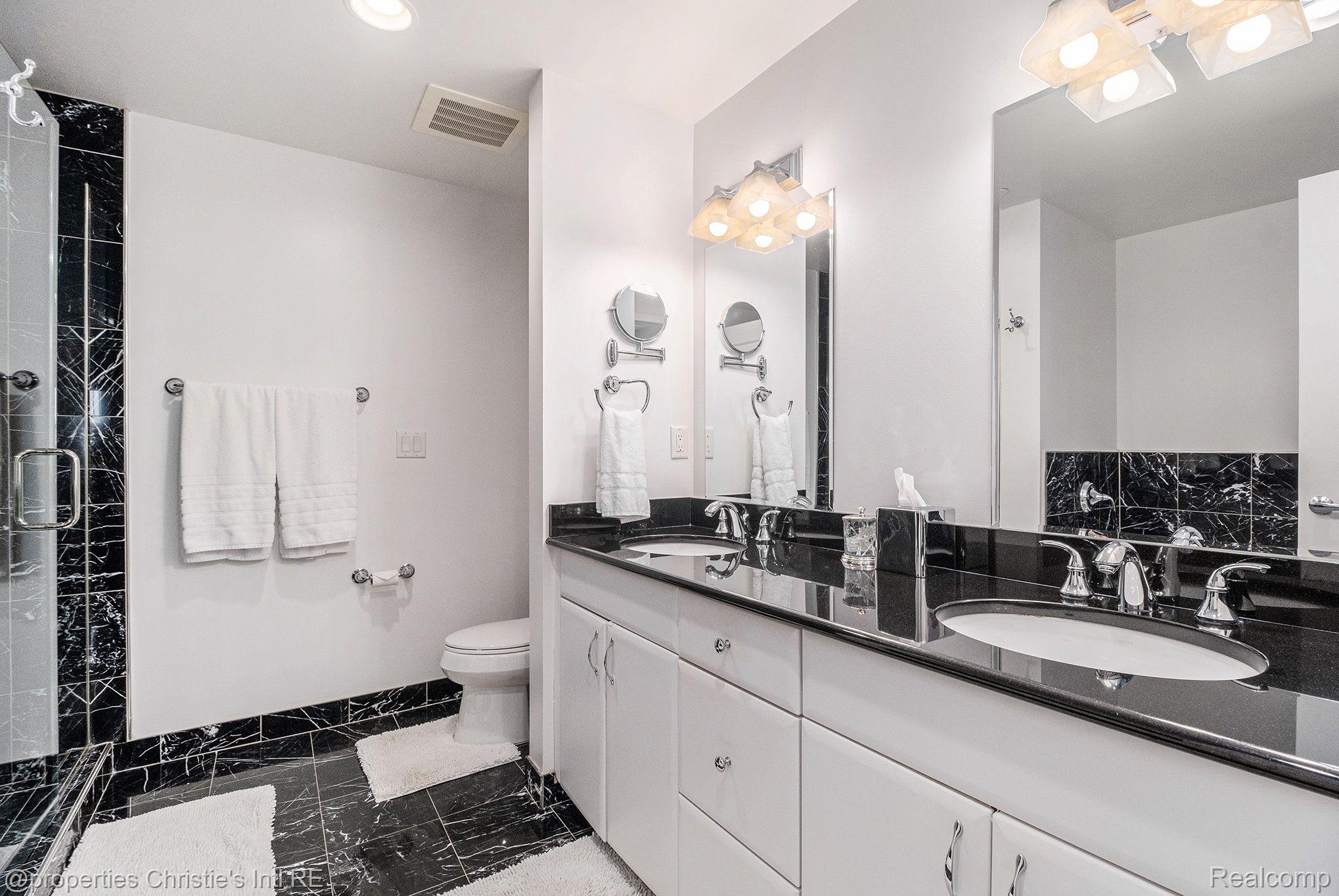 1135 Shelby Street 2503