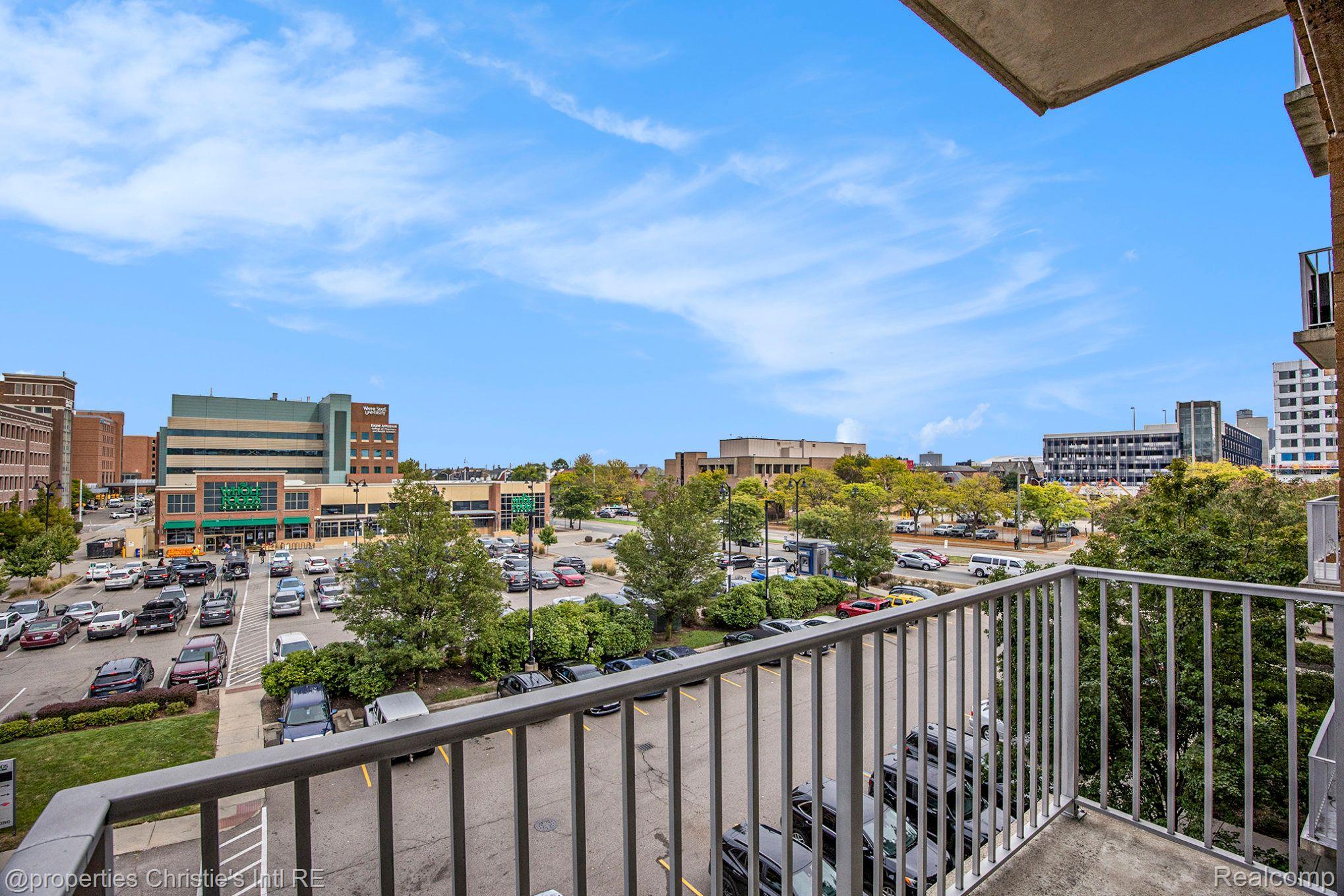 3670 WOODWARD Avenue 311