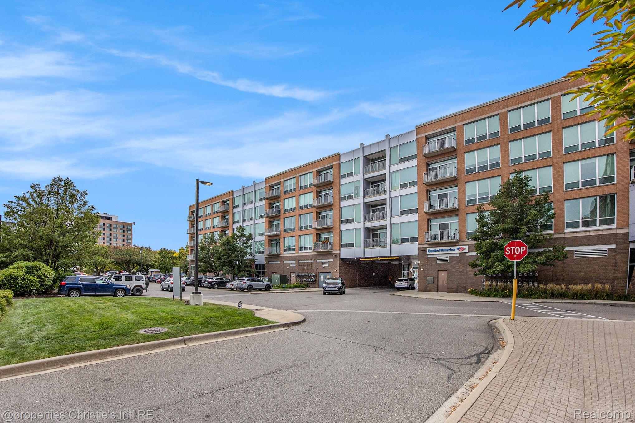 3670 WOODWARD Avenue 311