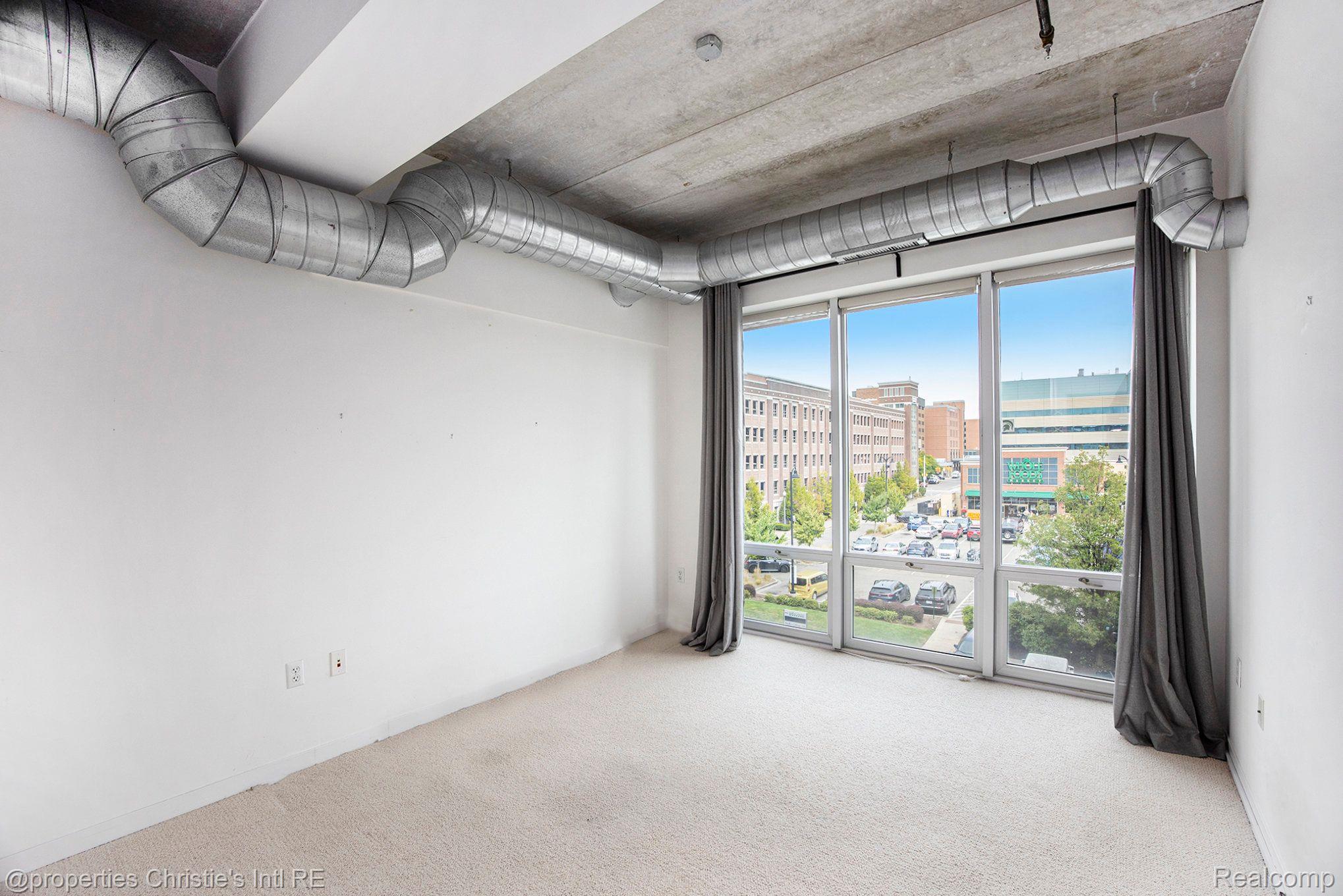 3670 WOODWARD Avenue 311