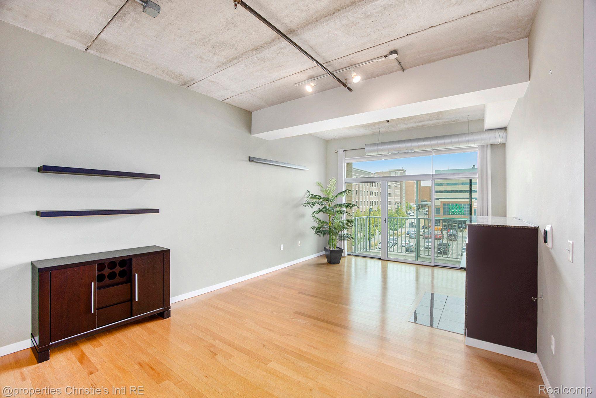 3670 WOODWARD Avenue 311