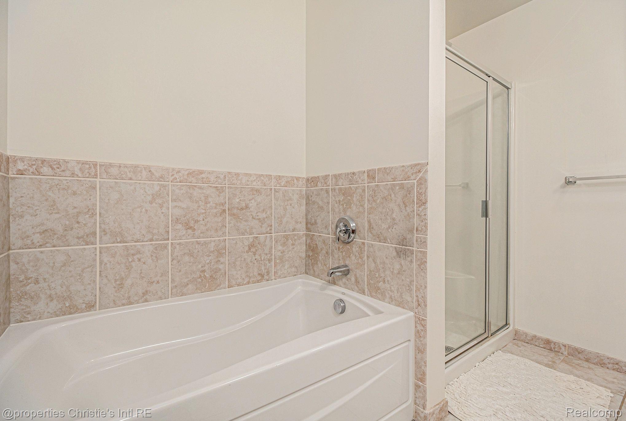 3670 Woodward Avenue 204