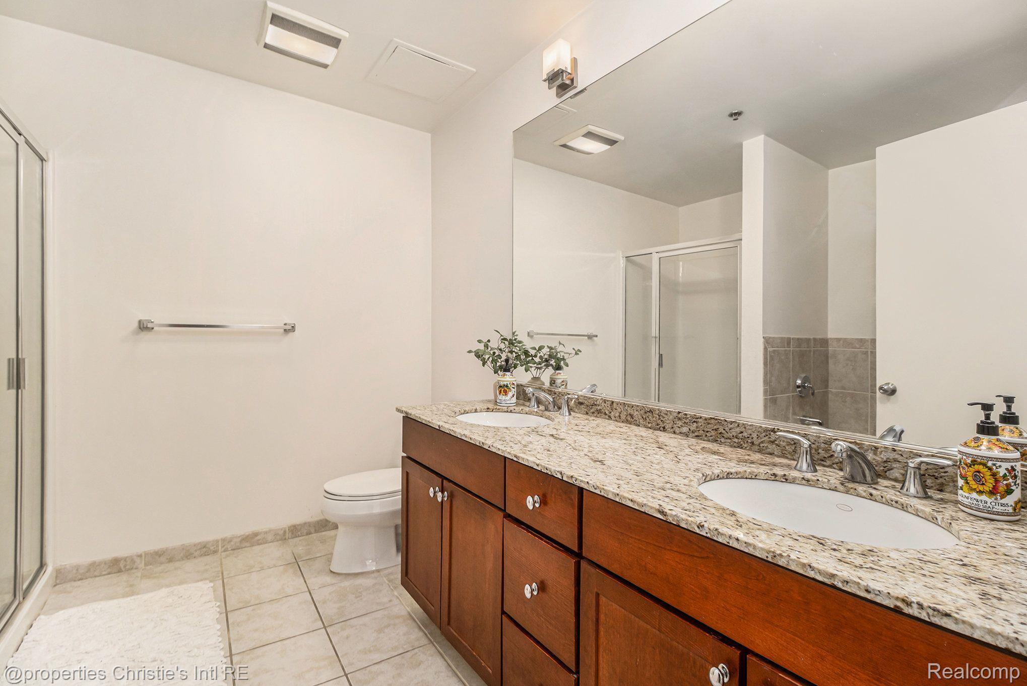 3670 Woodward Avenue 204