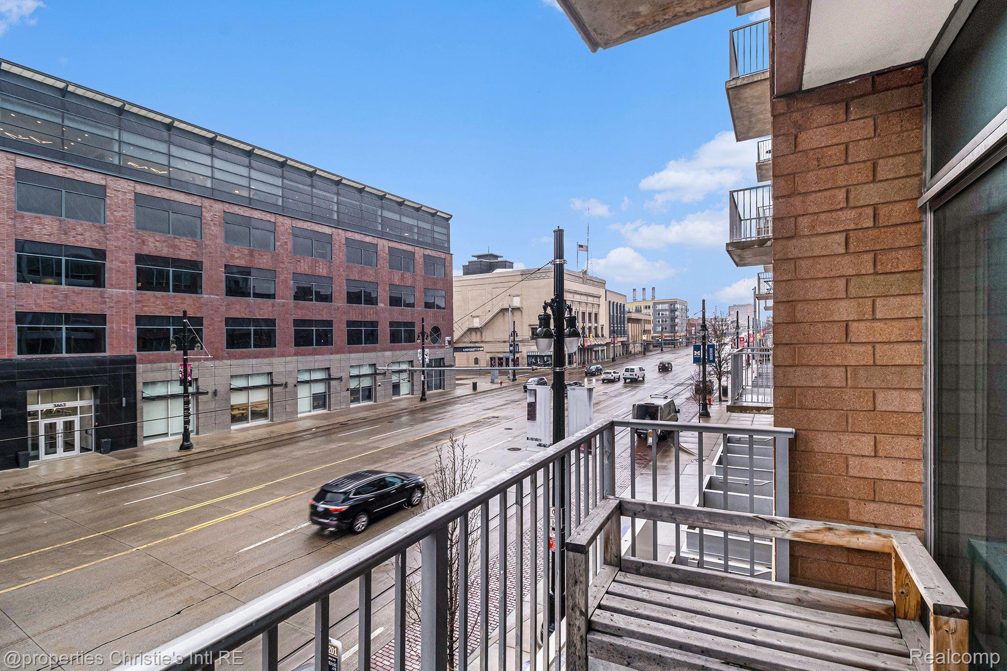 3670 Woodward Avenue 204