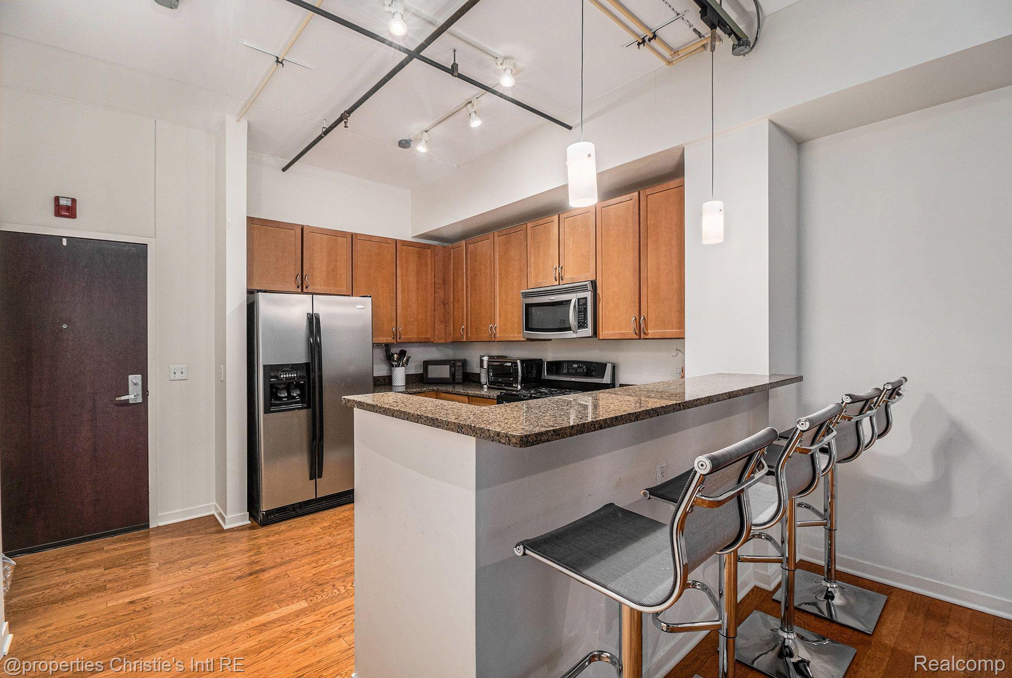 3670 Woodward Avenue 204
