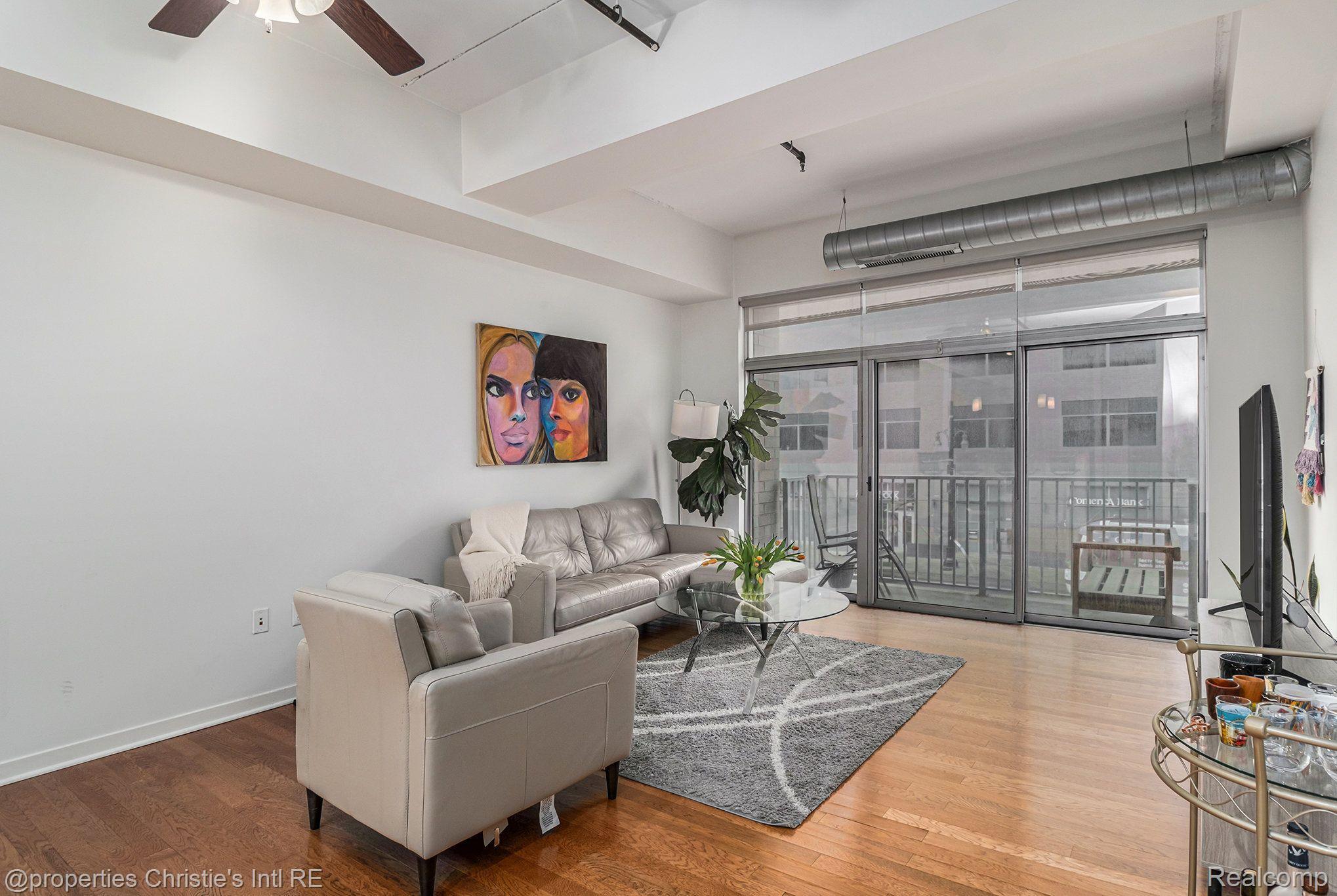 3670 Woodward Avenue 204