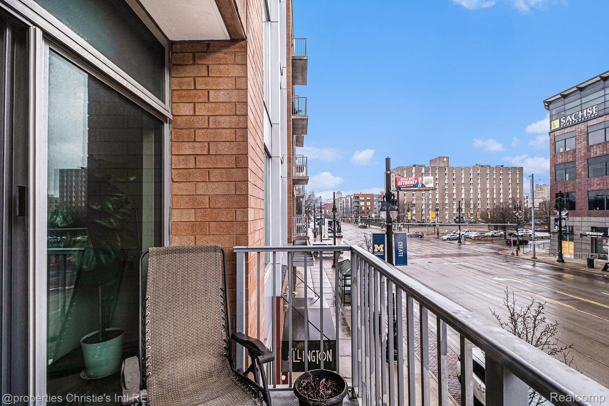 3670 Woodward Avenue 204