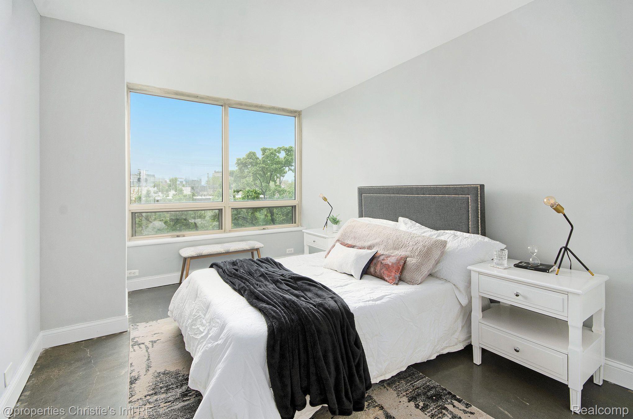 3320 Spinnaker Lane 2E