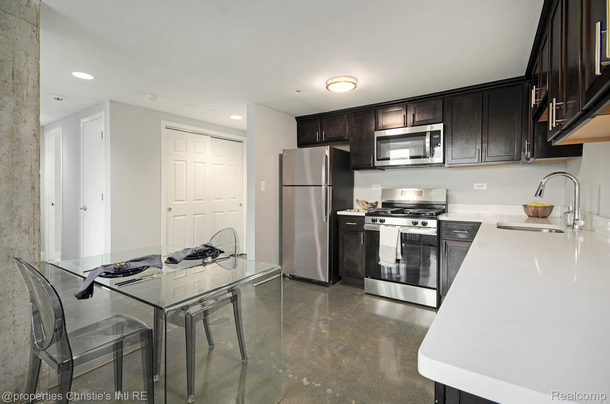 3320 Spinnaker Lane 2E