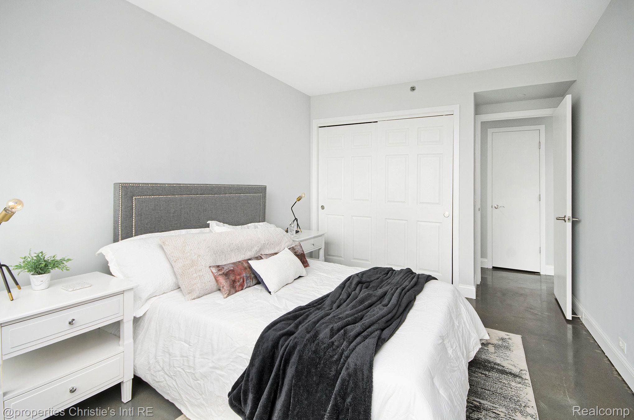 3320 Spinnaker Lane 2E