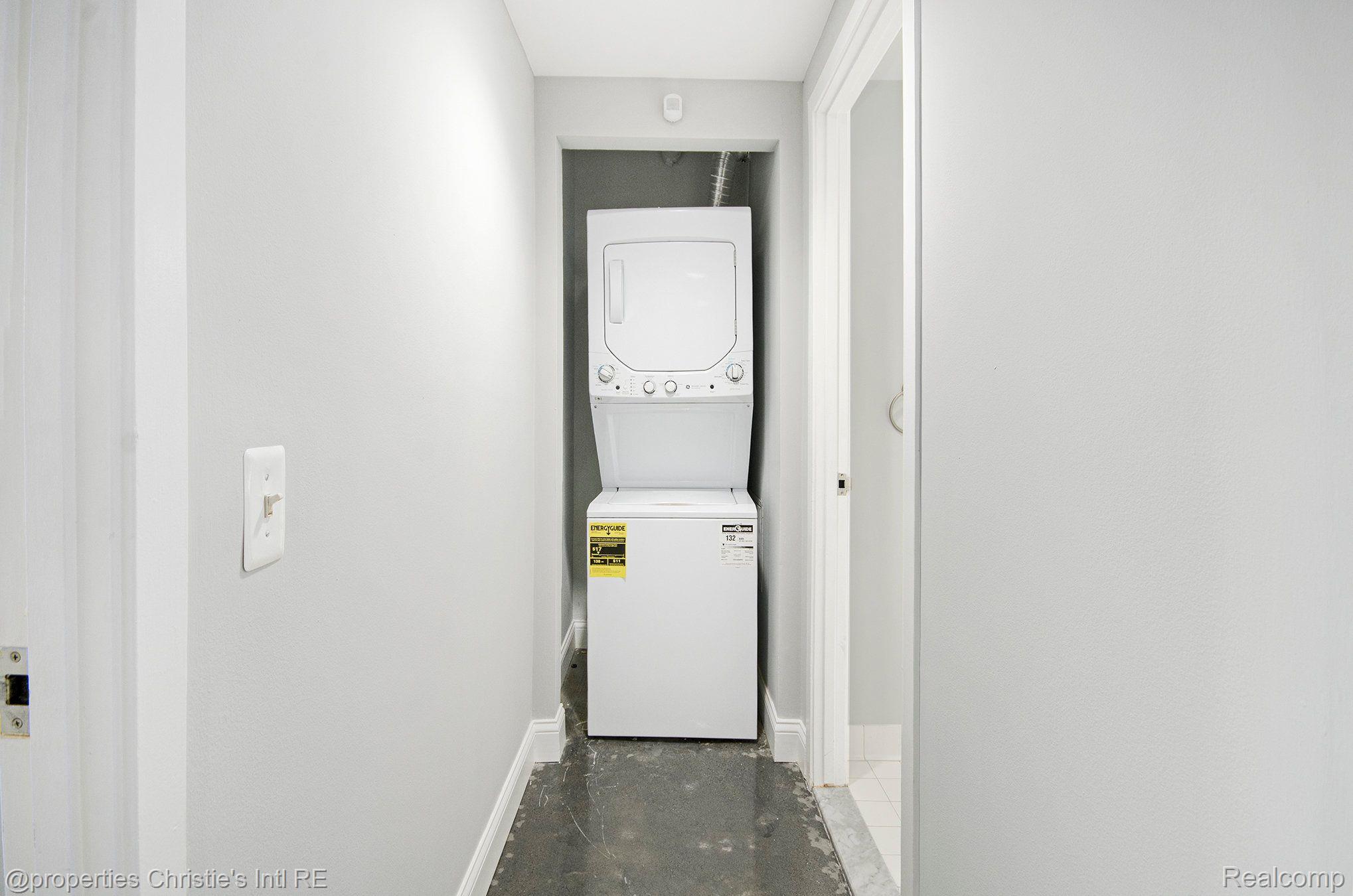 3320 Spinnaker Lane 2E